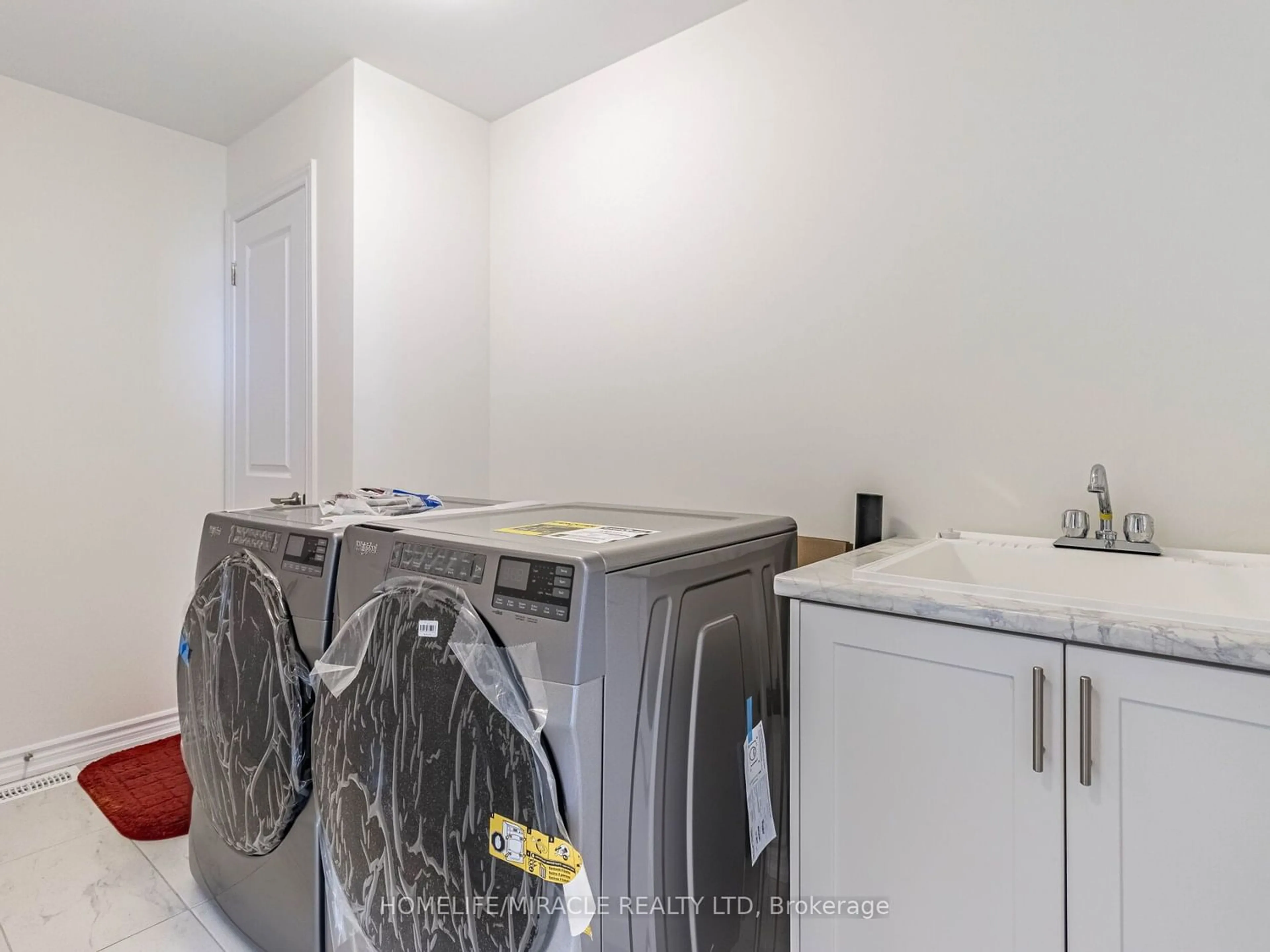 Laundry room for 12354 Mclaughlin Rd, Caledon Ontario L7C 4L7