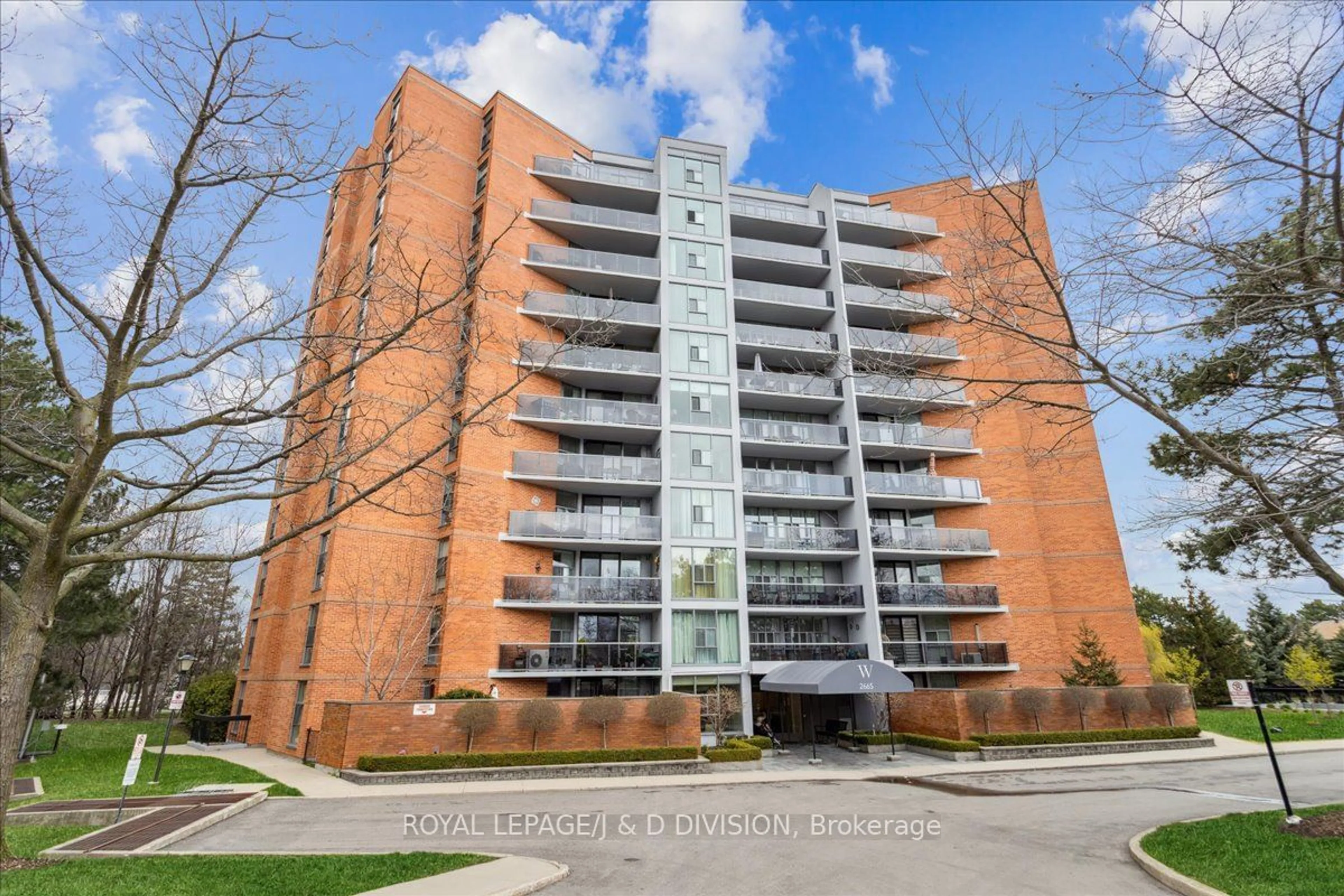 A pic from exterior of the house or condo for 2665 Windwood Dr #404, Mississauga Ontario L5N 2P2