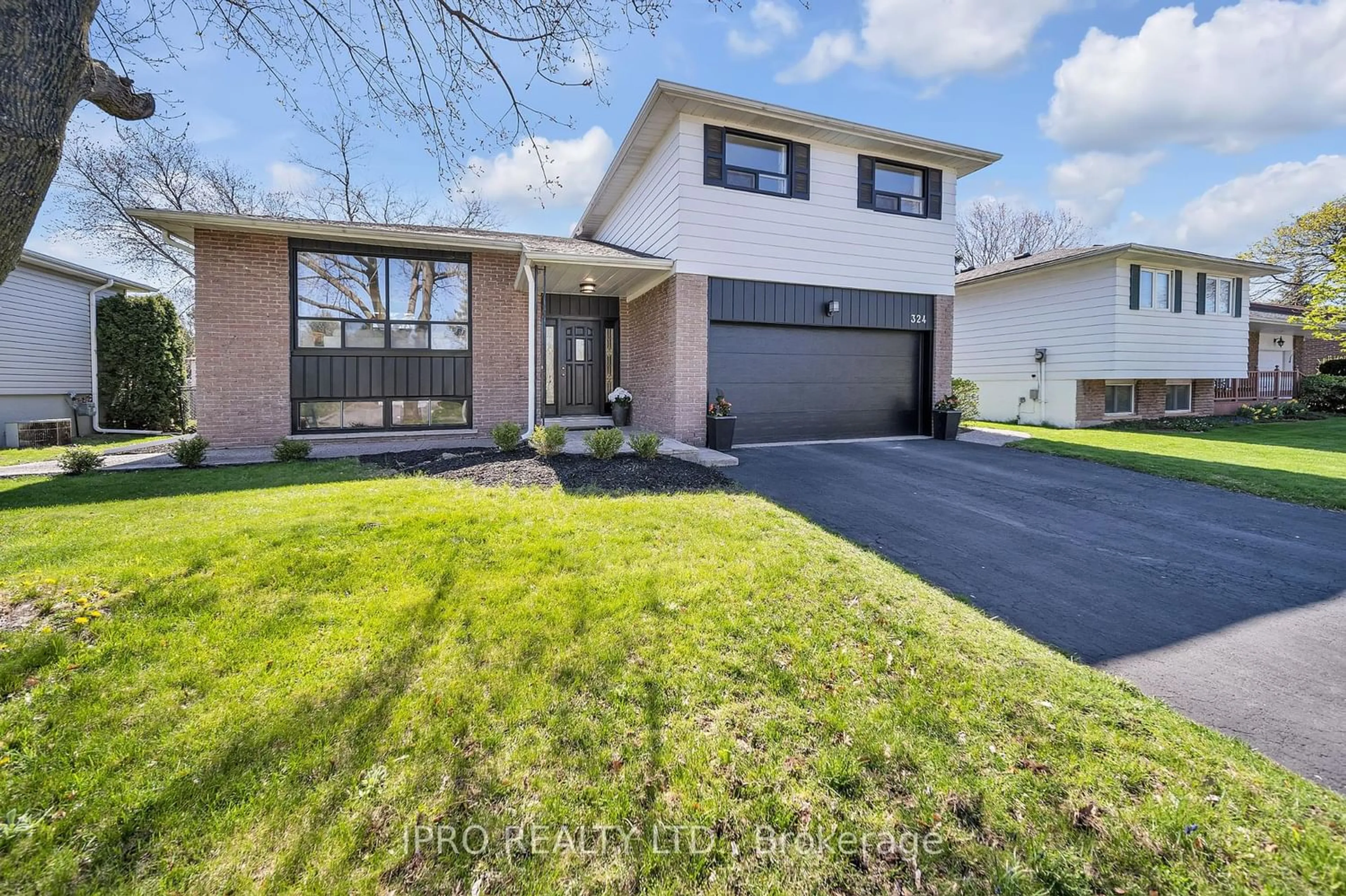 Frontside or backside of a home for 324 St Dominic Cres, Oakville Ontario L6L 3G9
