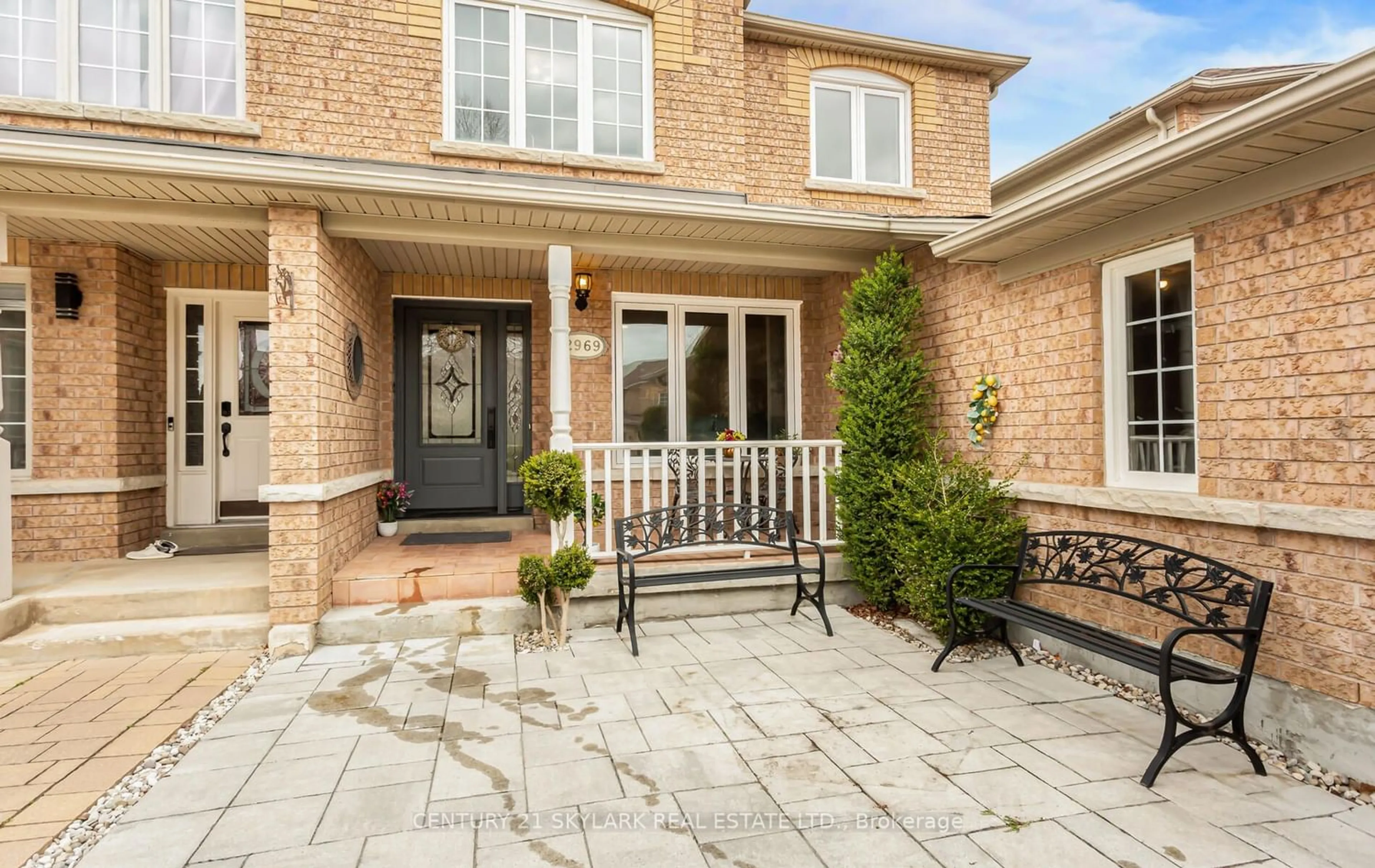 Home with brick exterior material for 2969 Glover Lane, Burlington Ontario L7H 4K7