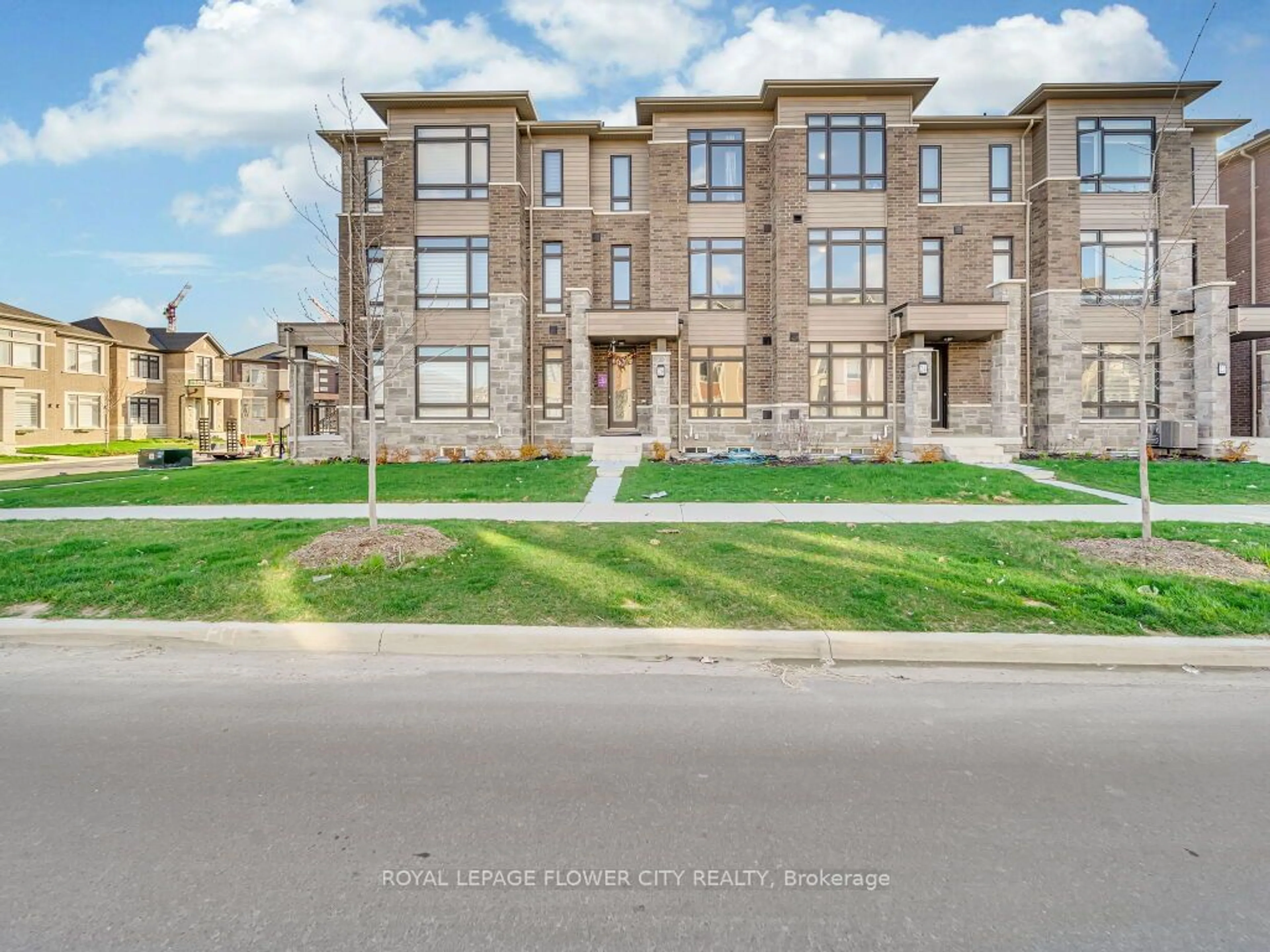 A pic from exterior of the house or condo for 26 Ravenbury St, Brampton Ontario L6P 4P5