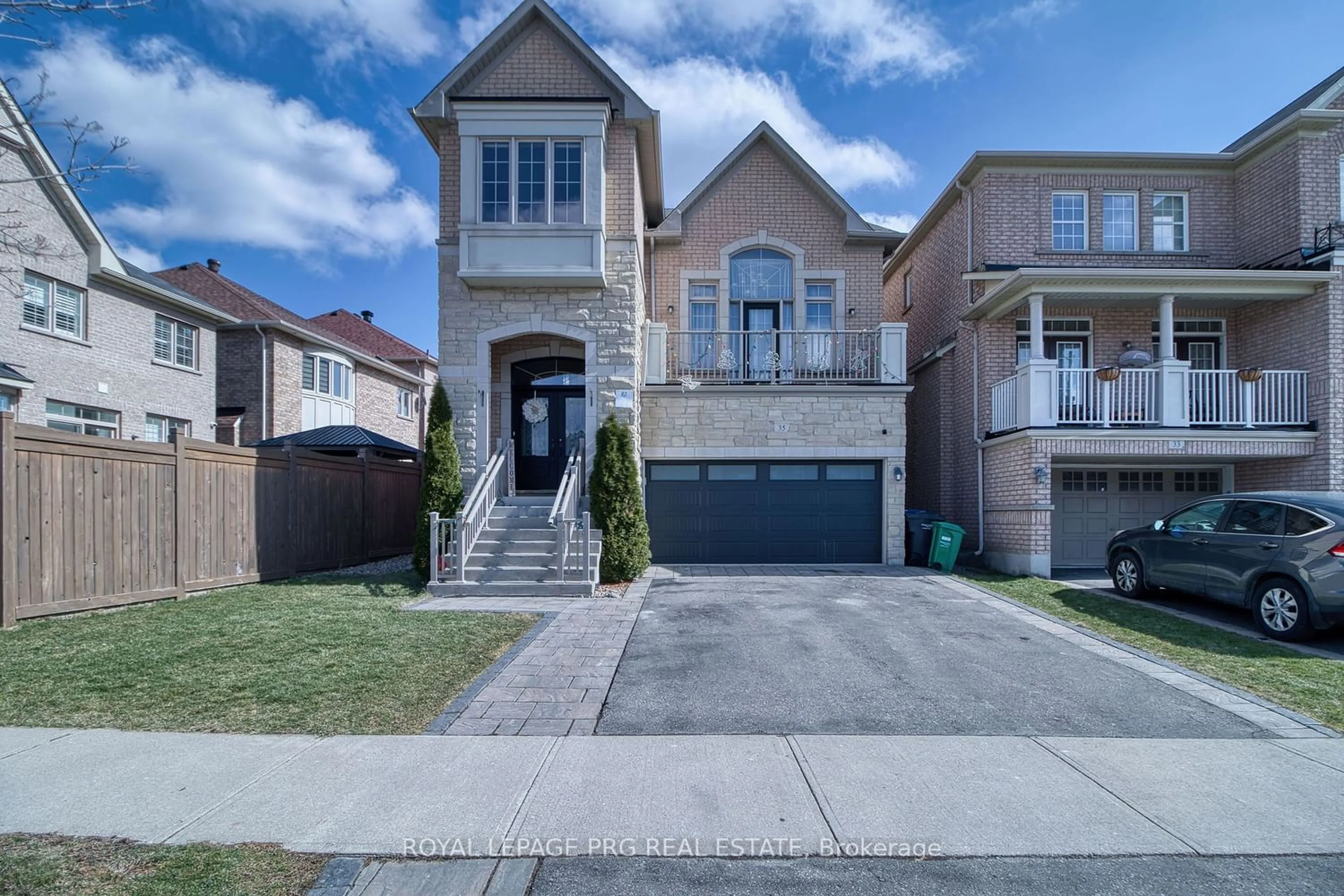 Frontside or backside of a home for 35 Young Dr, Brampton Ontario L6Y 0P4
