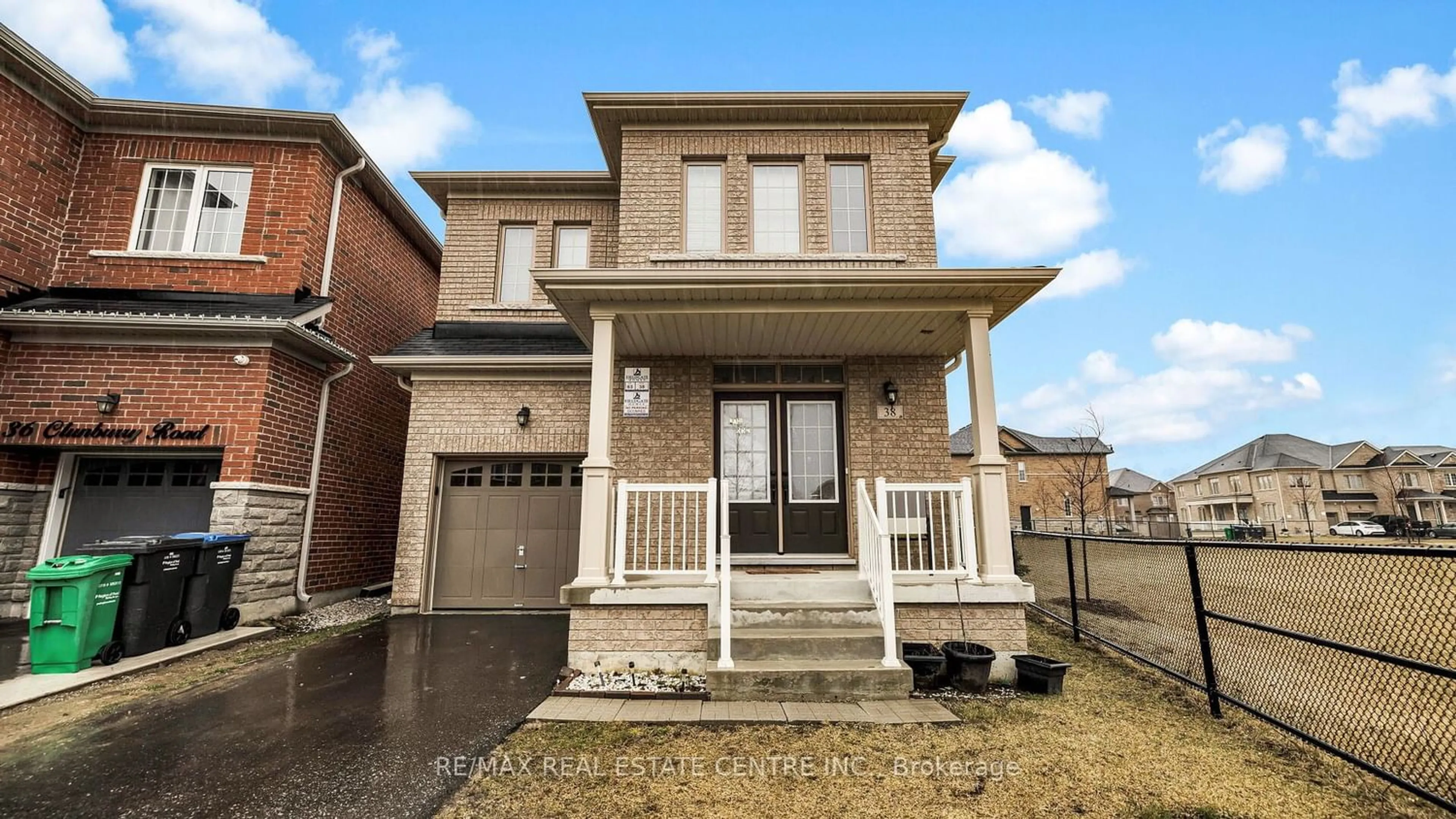 Frontside or backside of a home for 38 Clunburry Rd, Brampton Ontario L7A 5B5