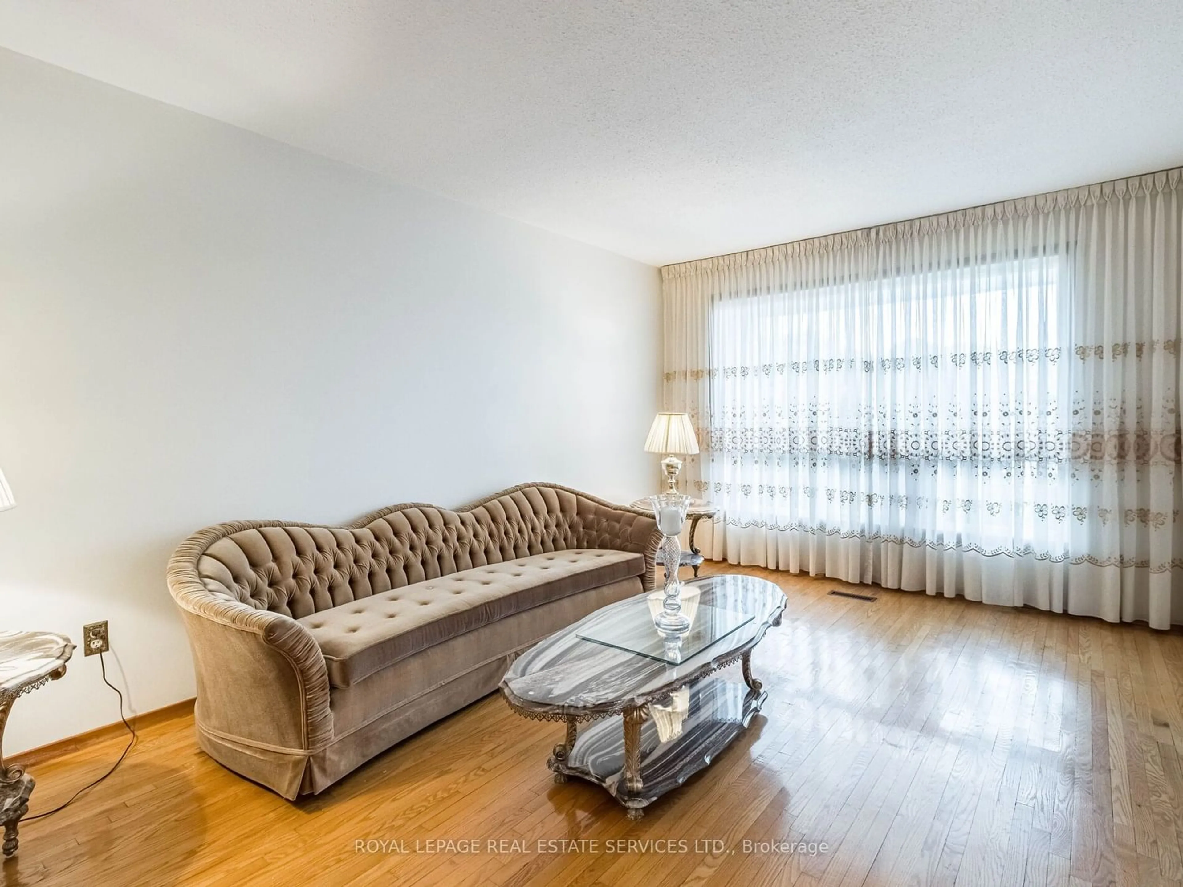 Living room for 2 Iolanta Crt, Toronto Ontario M9W 6H2