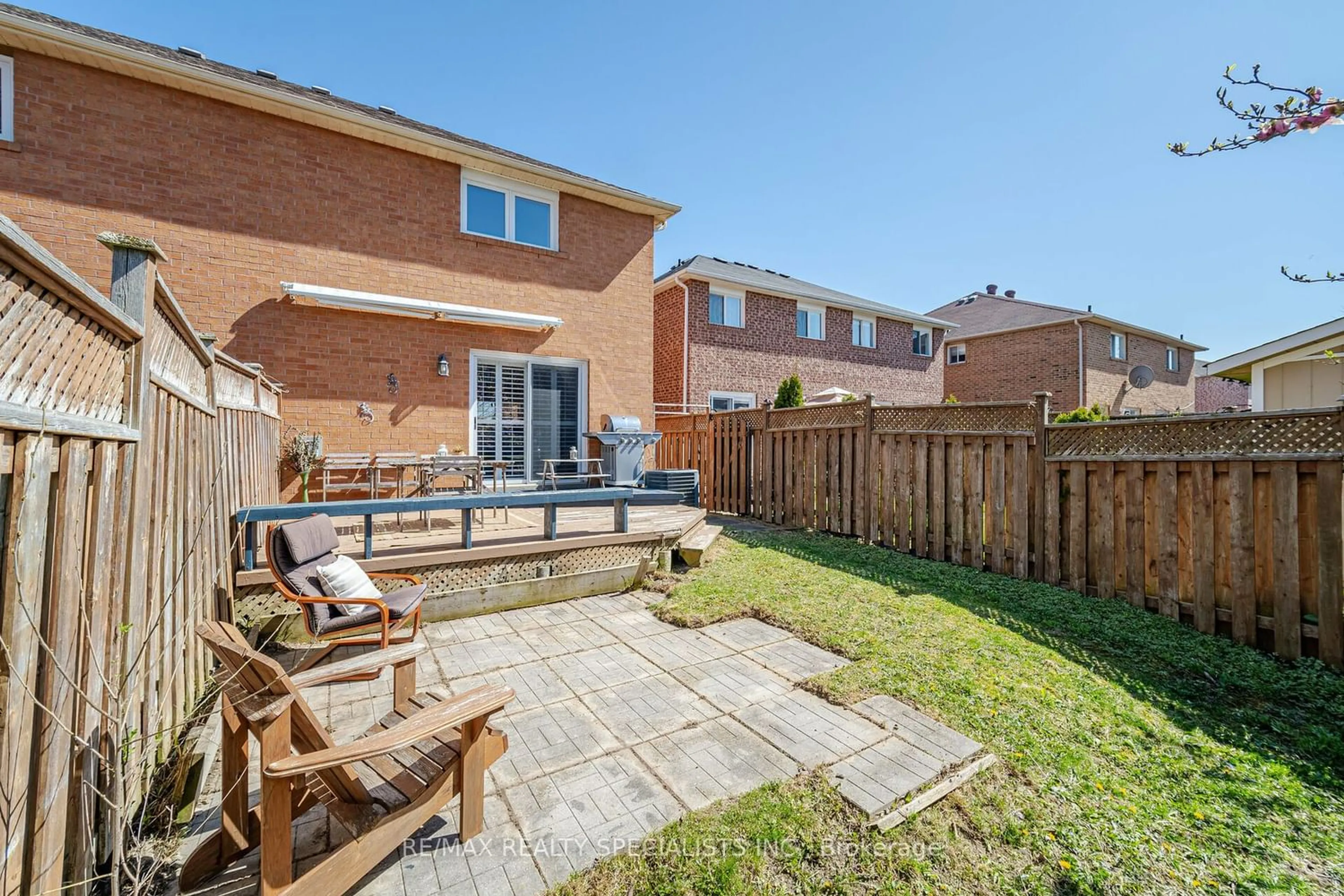 Patio for 3919 Stoneham Way, Mississauga Ontario L5N 6Y6