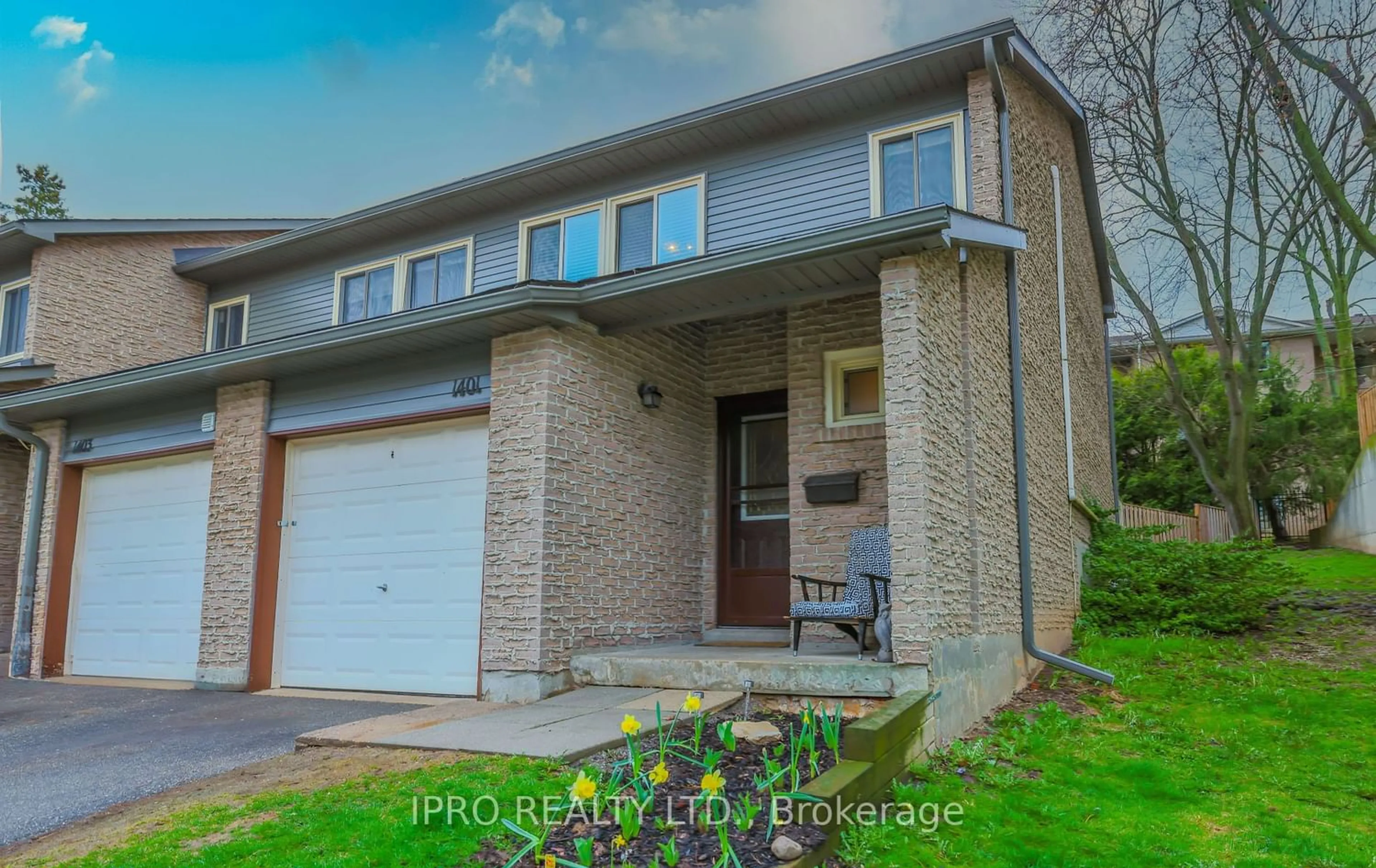 A pic from exterior of the house or condo for 1401 Ester Dr, Burlington Ontario L7P 1L5