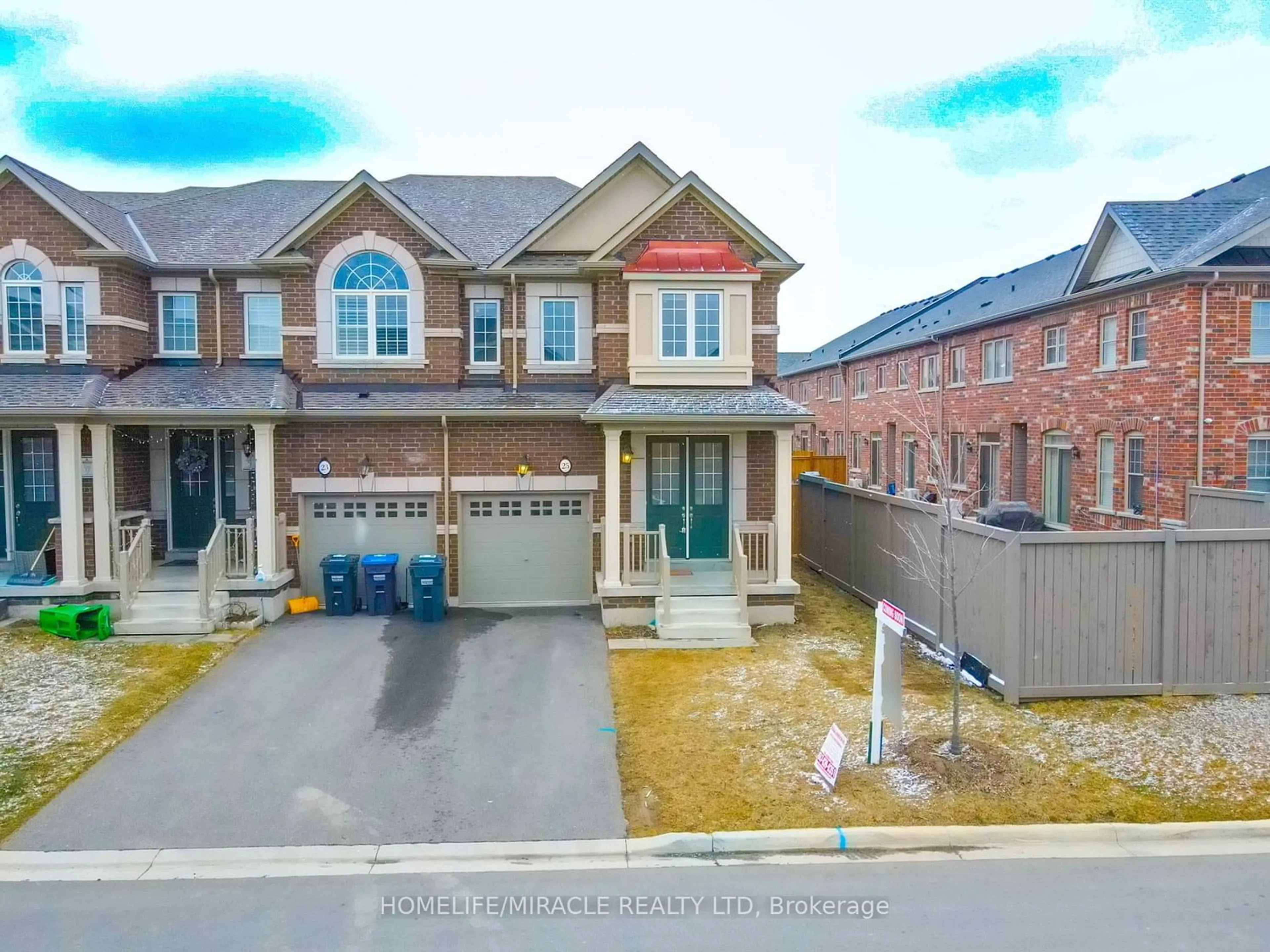 A pic from exterior of the house or condo for 25 Dale Meadows Rd, Brampton Ontario L7A 4Z8