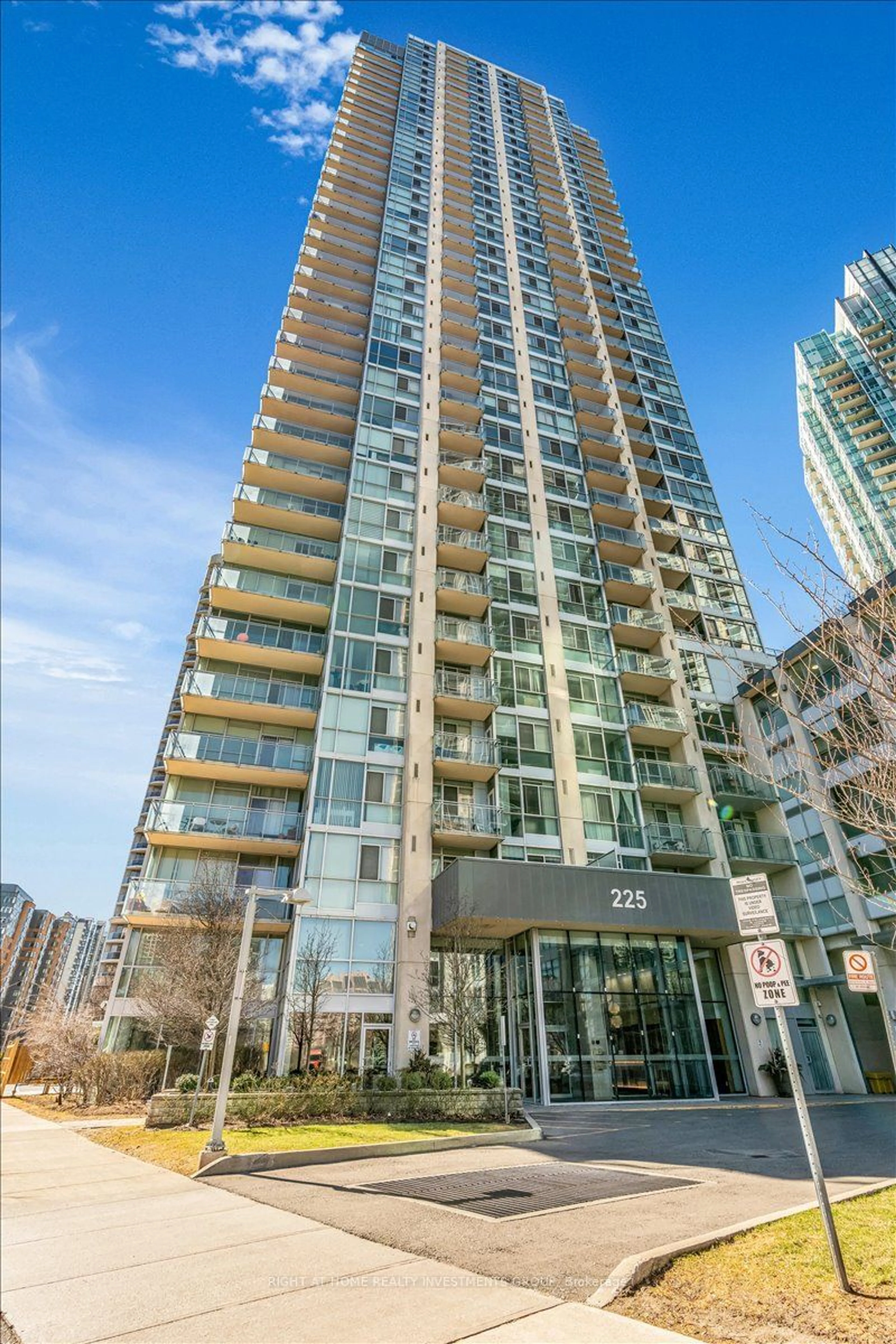 A pic from exterior of the house or condo for 225 Webb Dr #713, Mississauga Ontario L5B 4P2