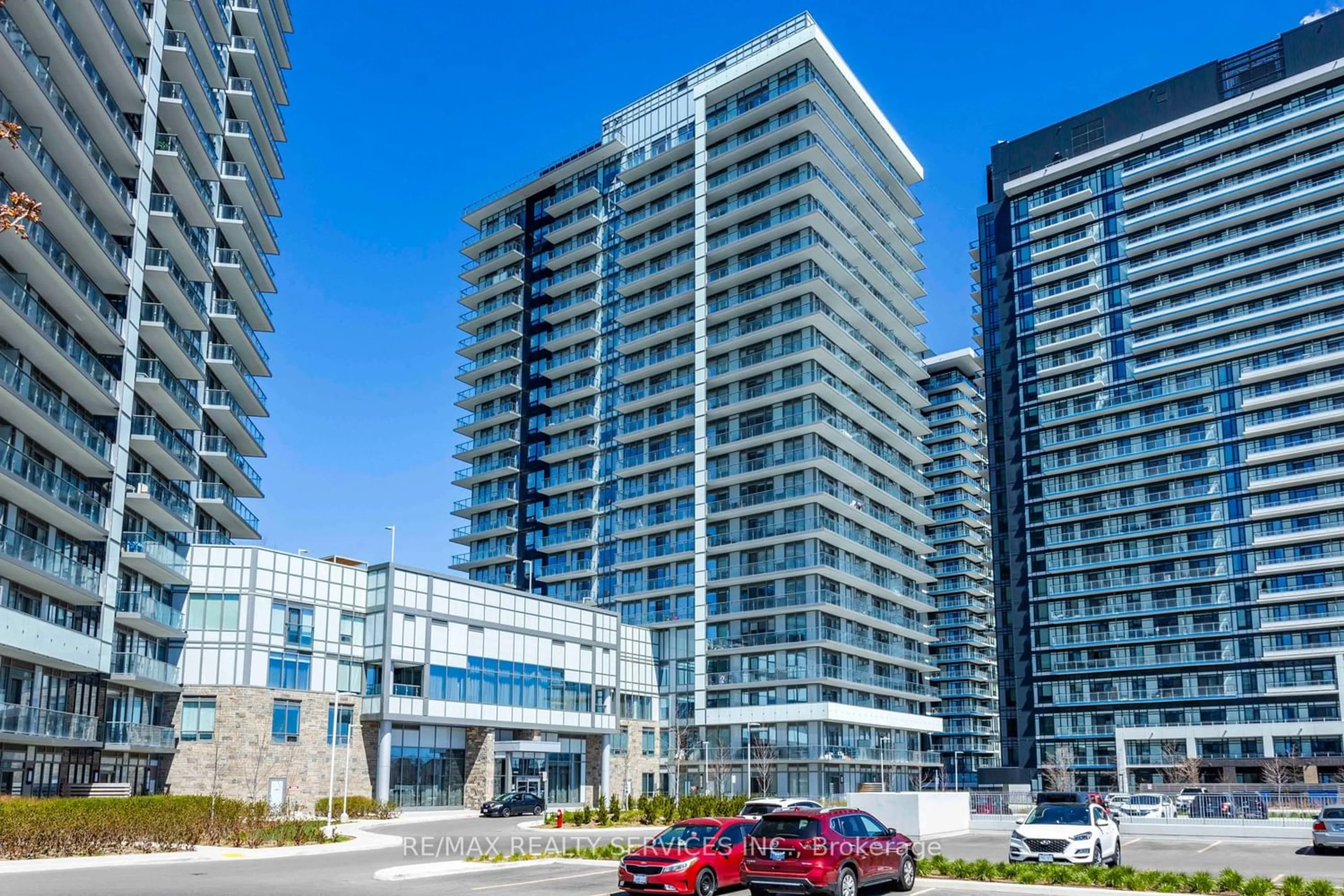 A pic from exterior of the house or condo for 4675 Metcalfe Ave #1810, Mississauga Ontario L5M 0Z8
