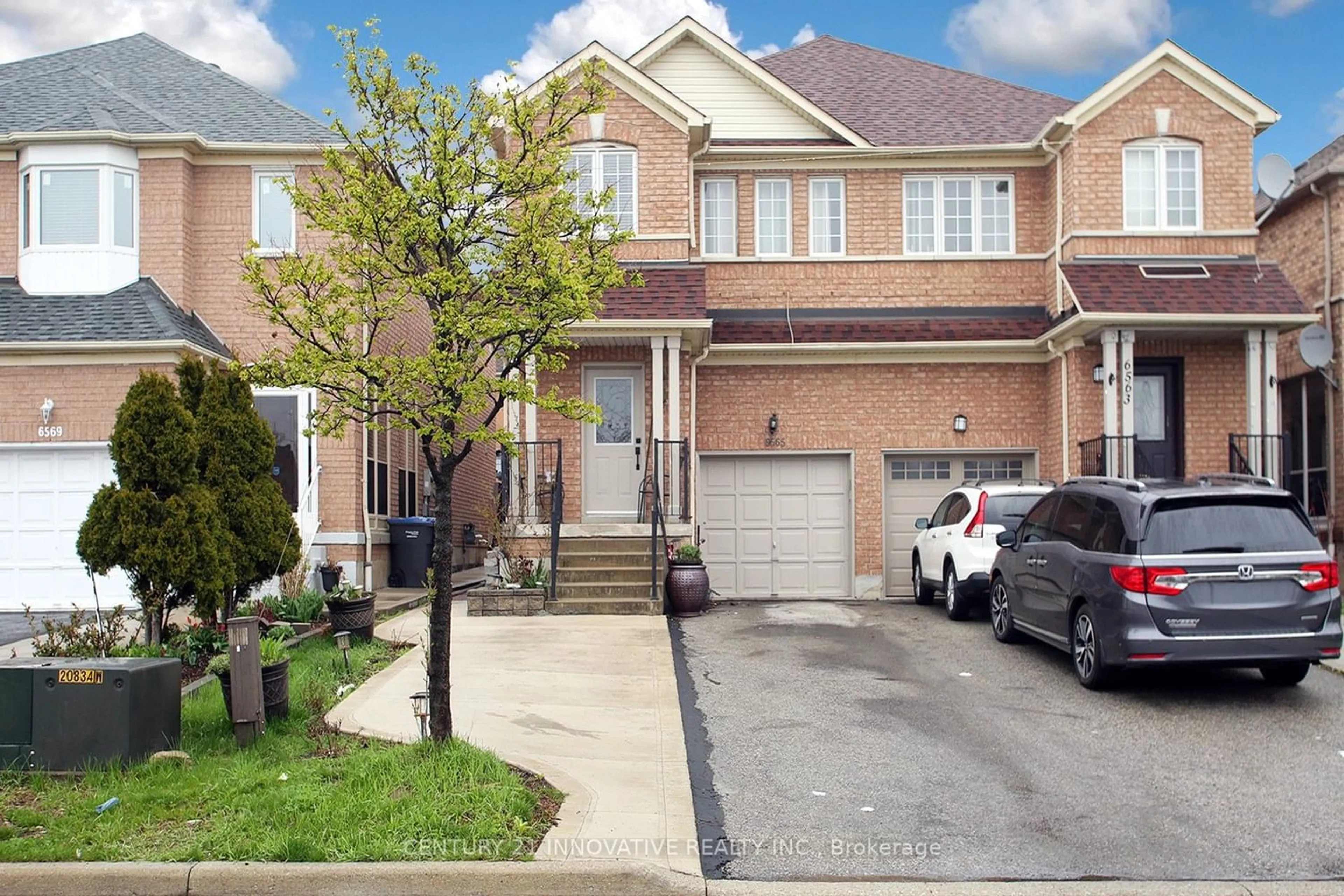 A pic from exterior of the house or condo for 6565 Song Bird Cres, Mississauga Ontario L5W 1E1