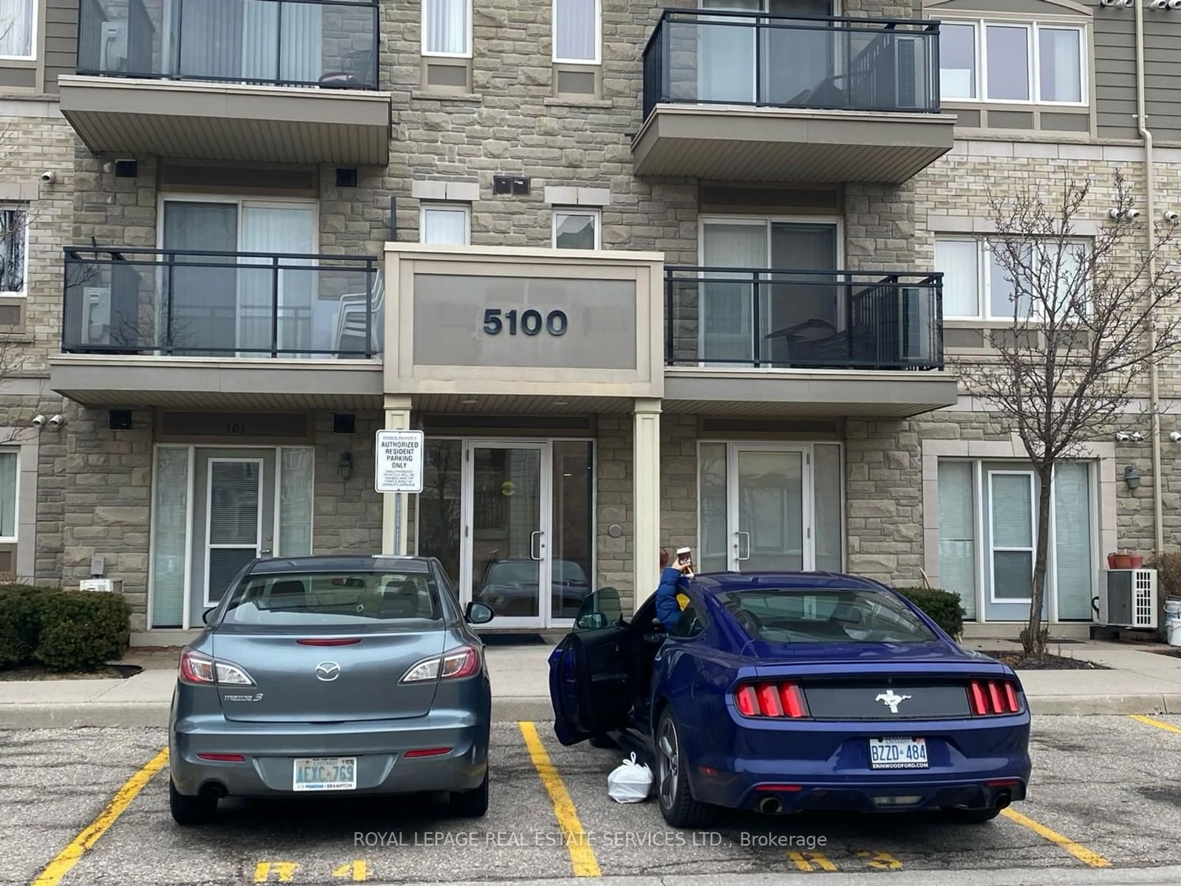 A pic from exterior of the house or condo for 5100 Winston Churchill Blvd #108, Mississauga Ontario L5M 0N9
