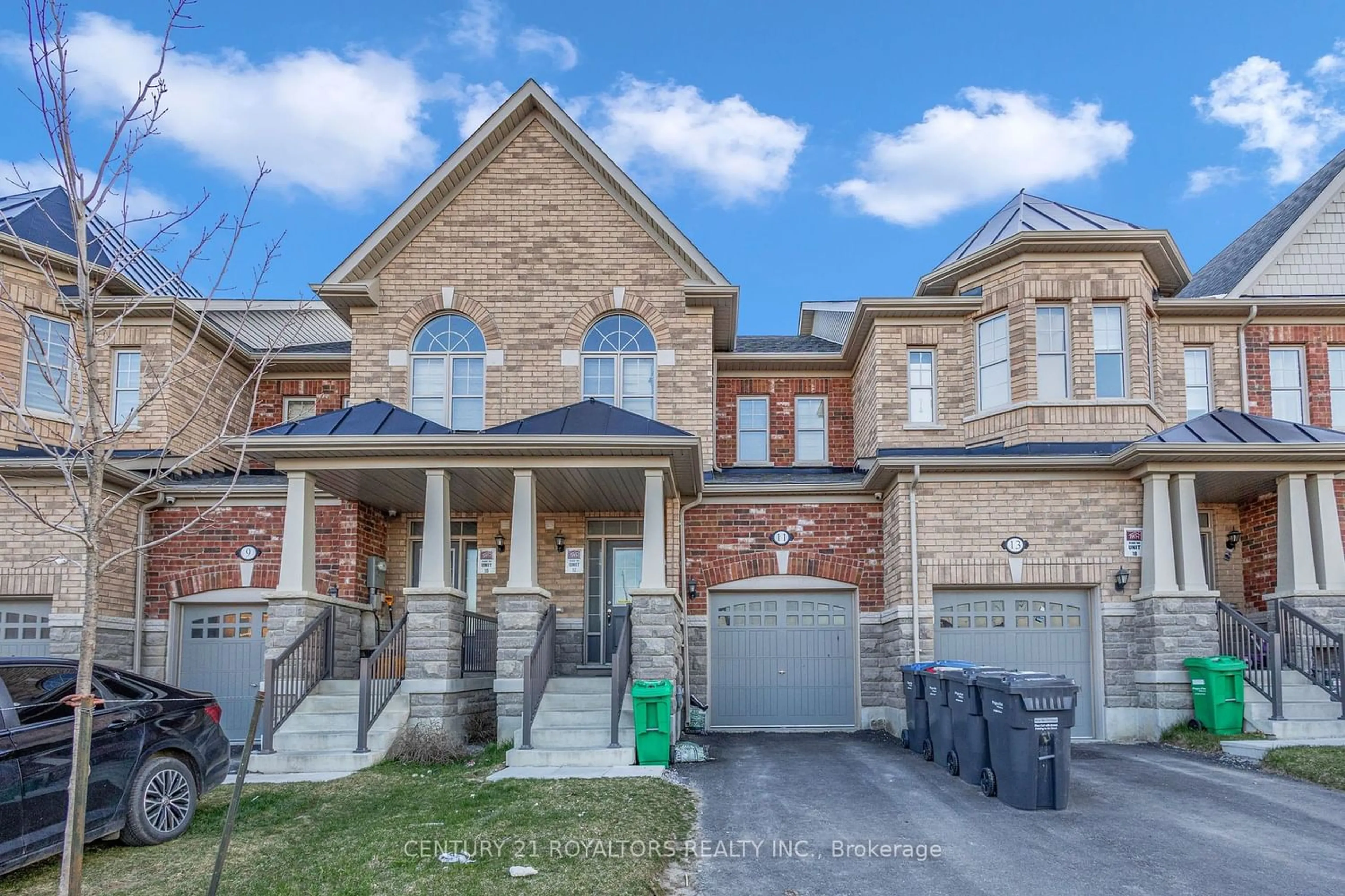 Home with brick exterior material for 11 Bushwood Tr, Brampton Ontario L7A 0C3