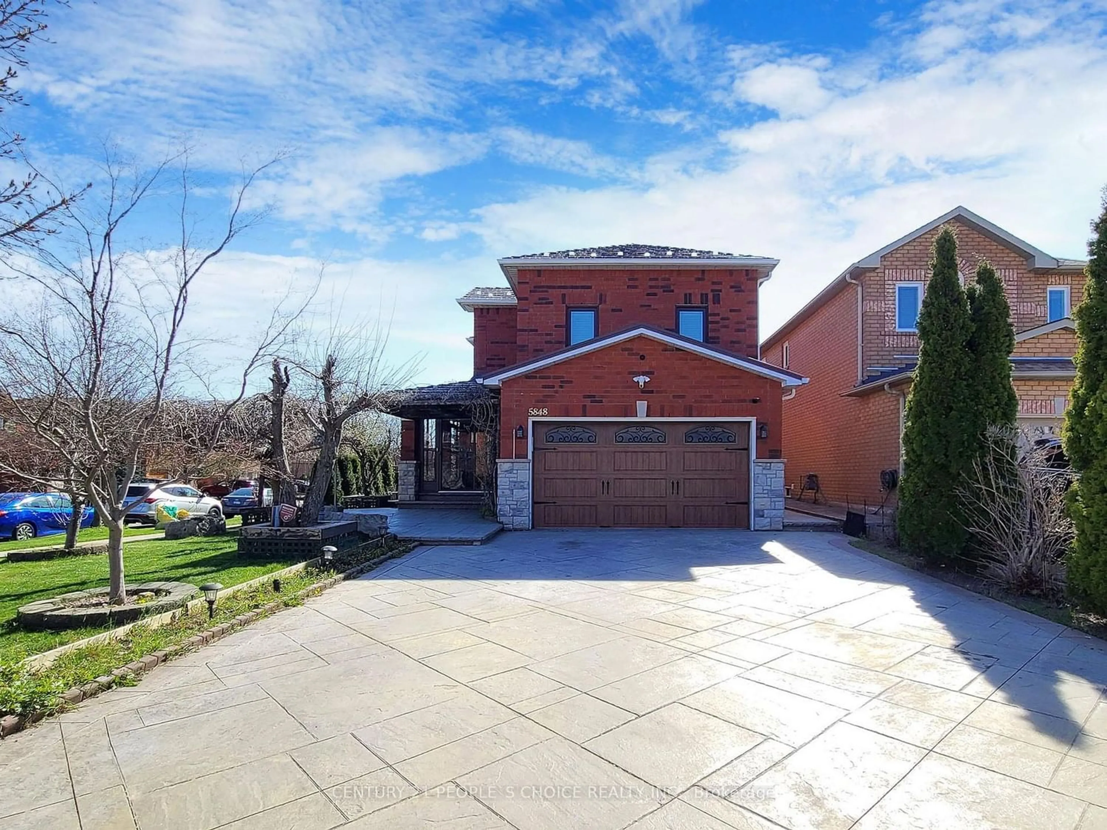 Home with brick exterior material for 5848 Sidmouth St, Mississauga Ontario L5V 2J9