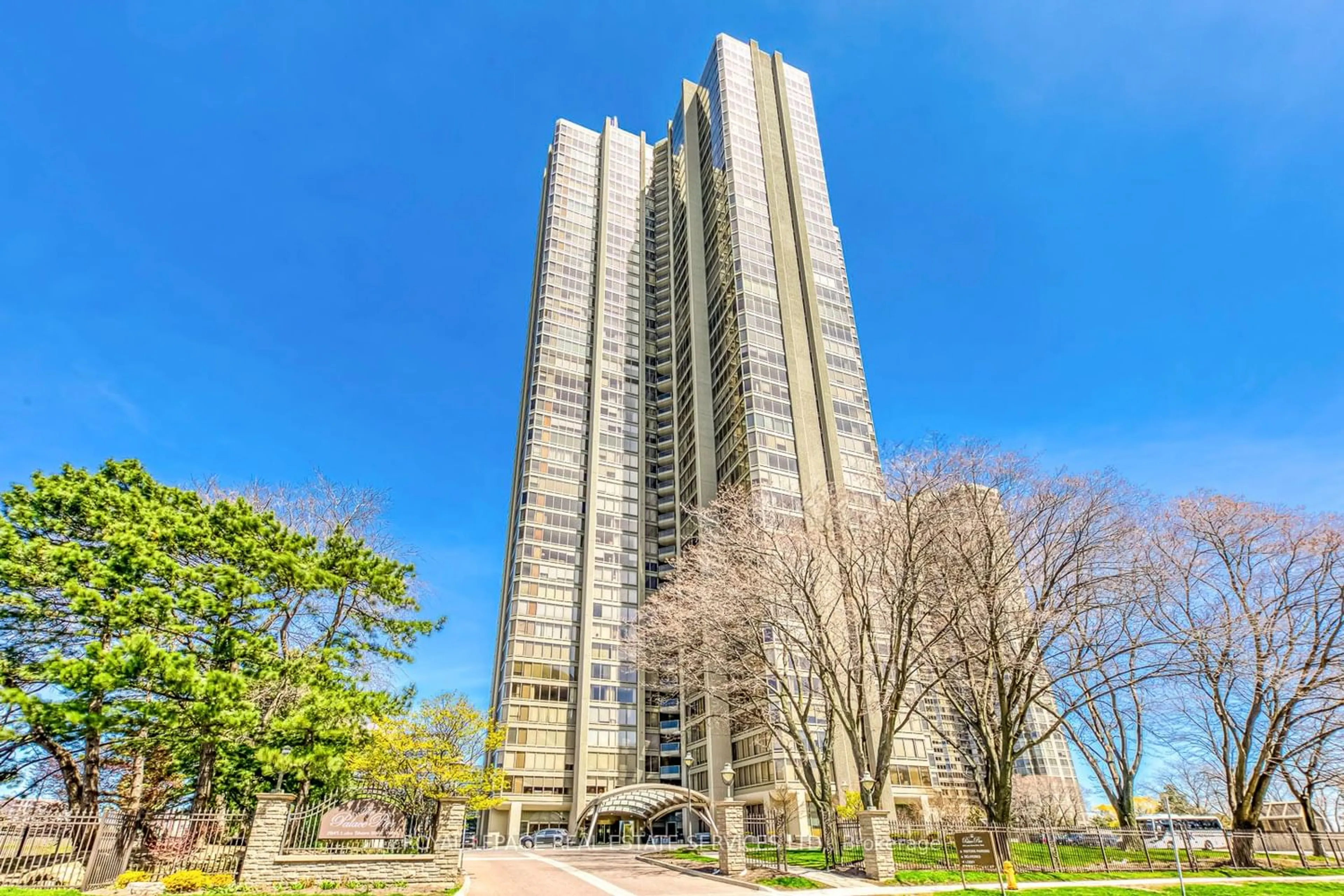 A pic from exterior of the house or condo for 2045 Lake Shore Blvd #1607, Toronto Ontario M8V 2Z6