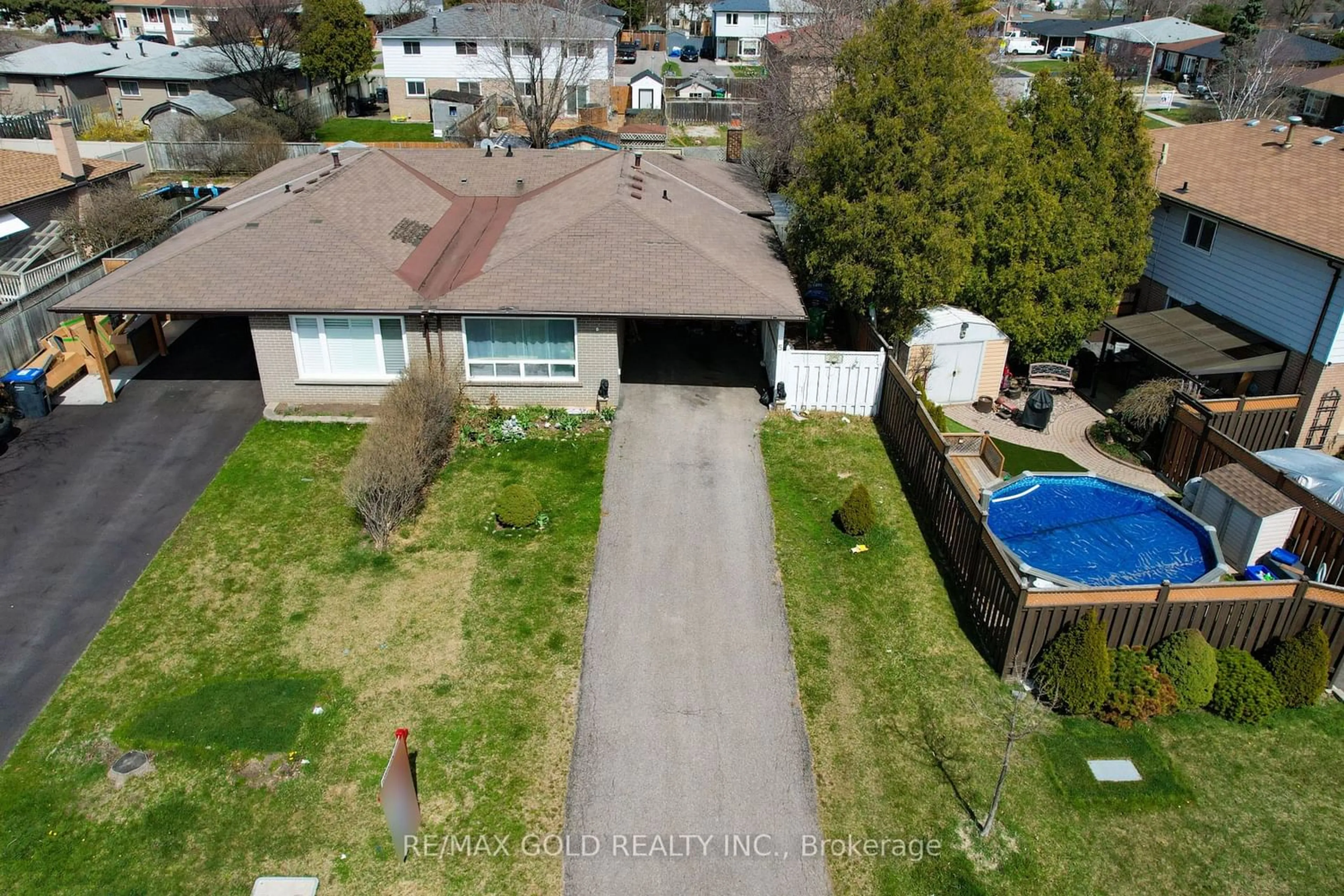 Frontside or backside of a home for 5 Earlsdale Cres, Brampton Ontario L6T 3A7