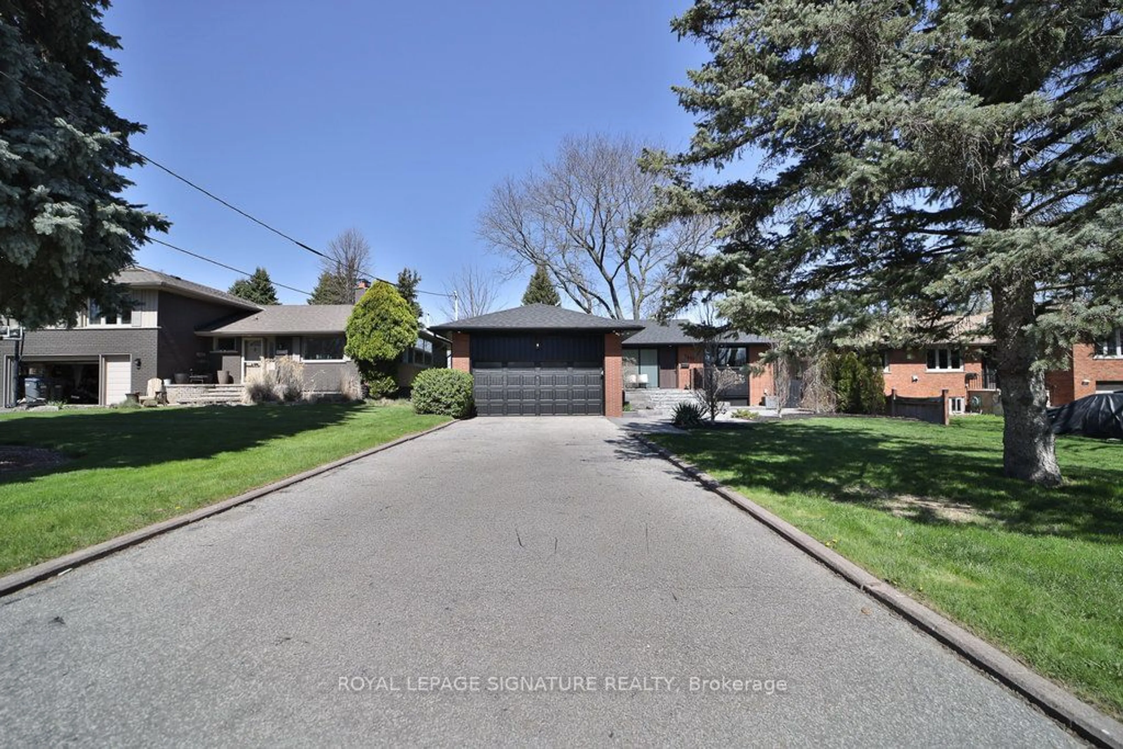 Frontside or backside of a home for 1457 Larchview Tr, Mississauga Ontario L5E 3C2