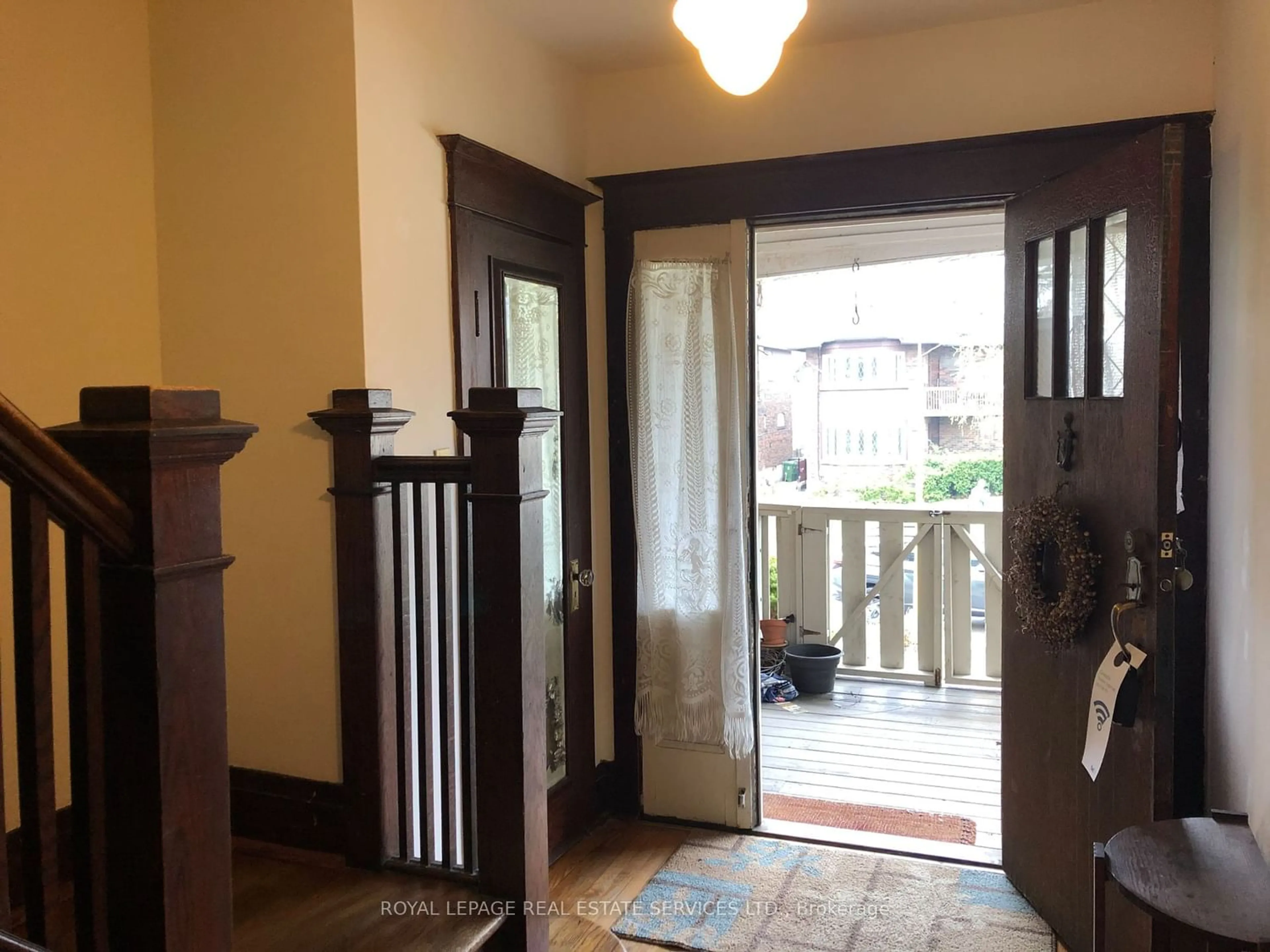 Indoor entryway for 117 Clendenan Ave, Toronto Ontario M6P 2W7