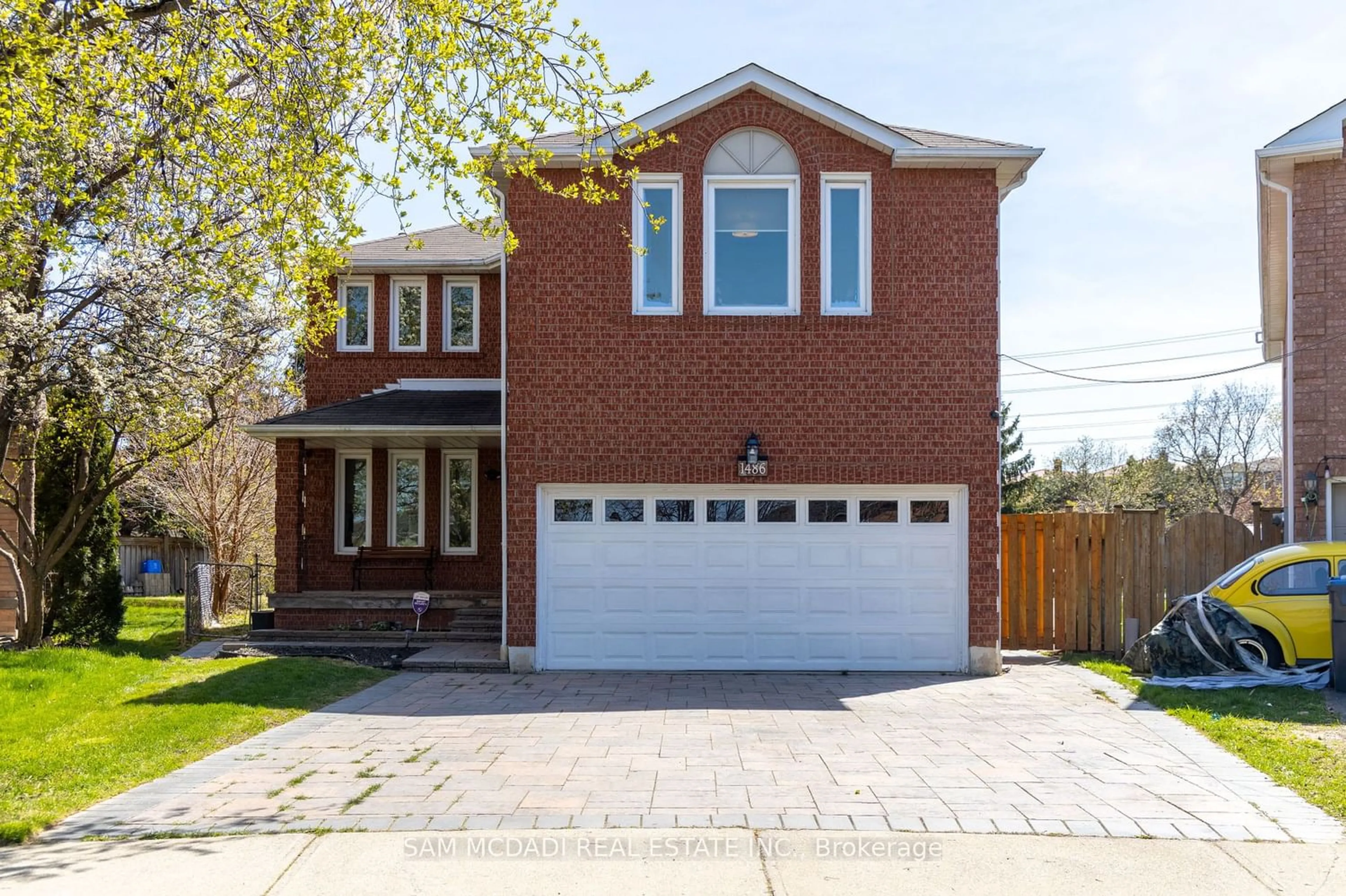 Home with brick exterior material for 1486 Emerson Lane, Mississauga Ontario L5V 1L6