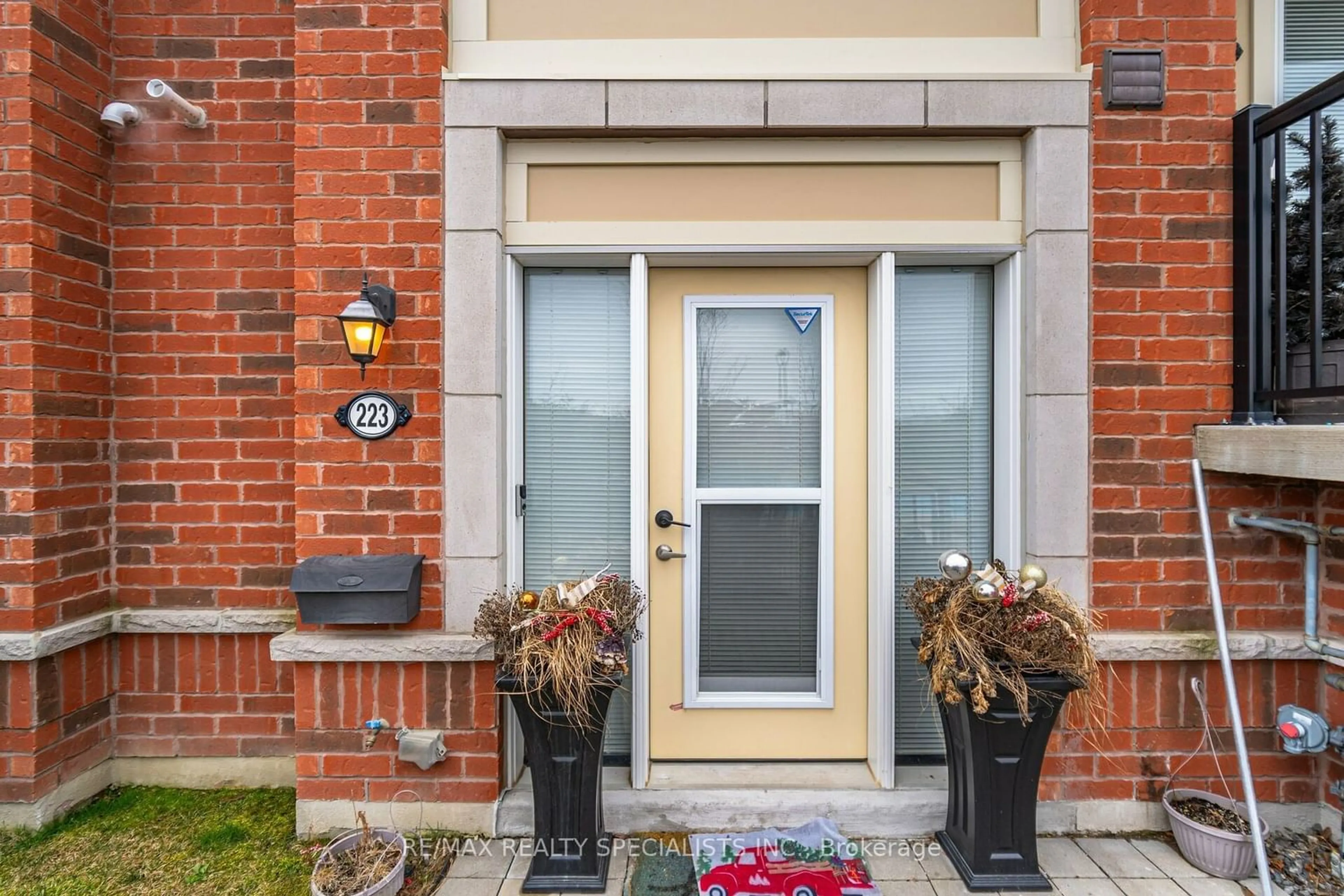 Home with brick exterior material for 250 Sunny Meadow Blvd #223, Brampton Ontario L6R 3Y6
