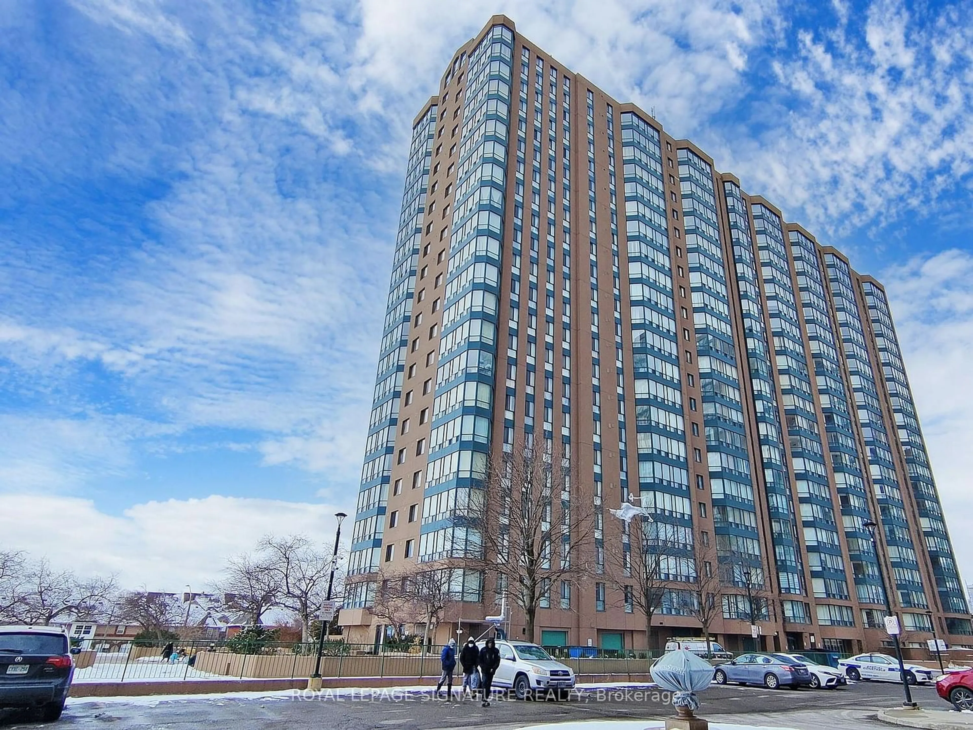 A pic from exterior of the house or condo for 155 Hillcrest Ave #709, Mississauga Ontario L5B 3Z2