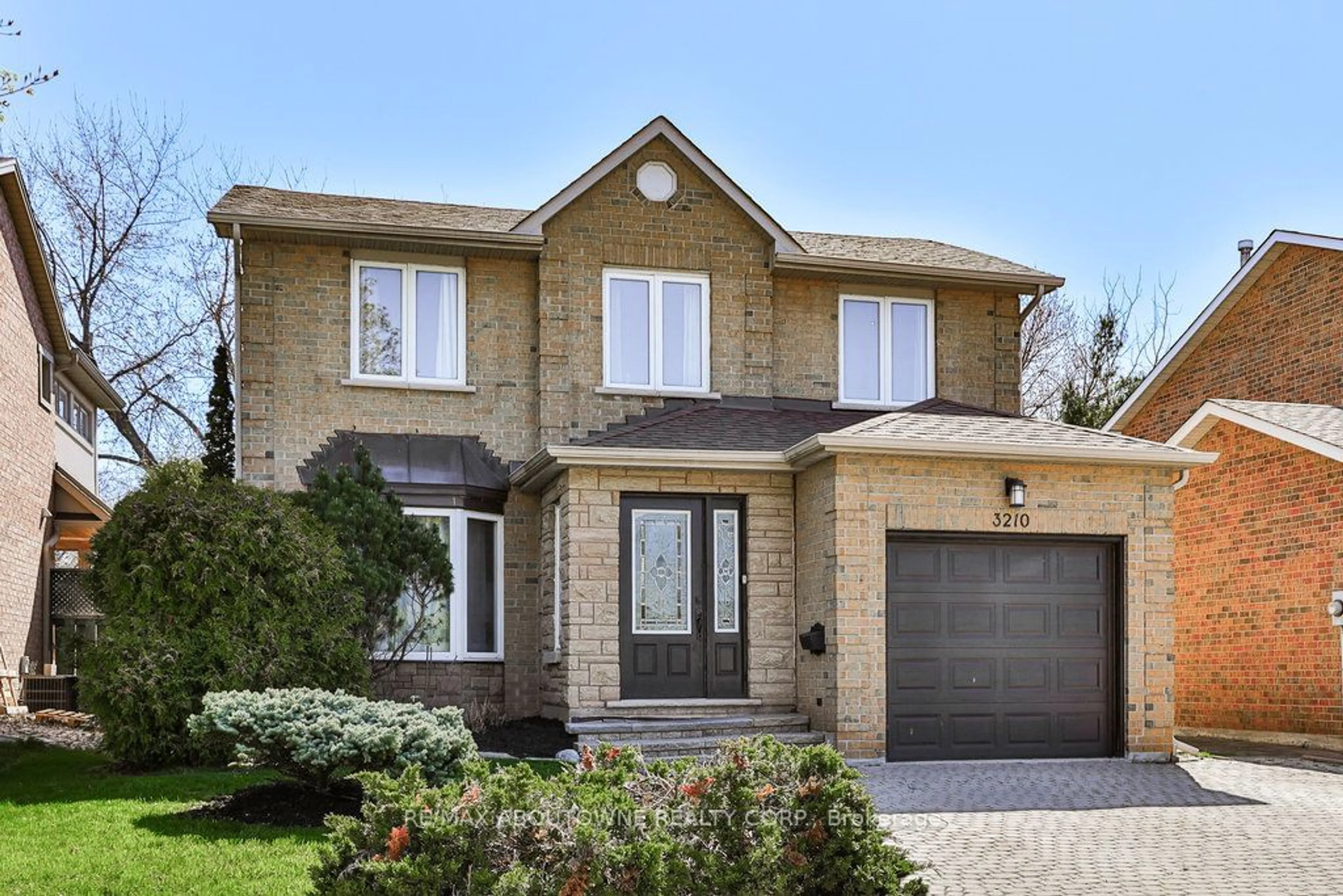 Home with brick exterior material for 3210 Victoria St, Oakville Ontario L6L 5R2