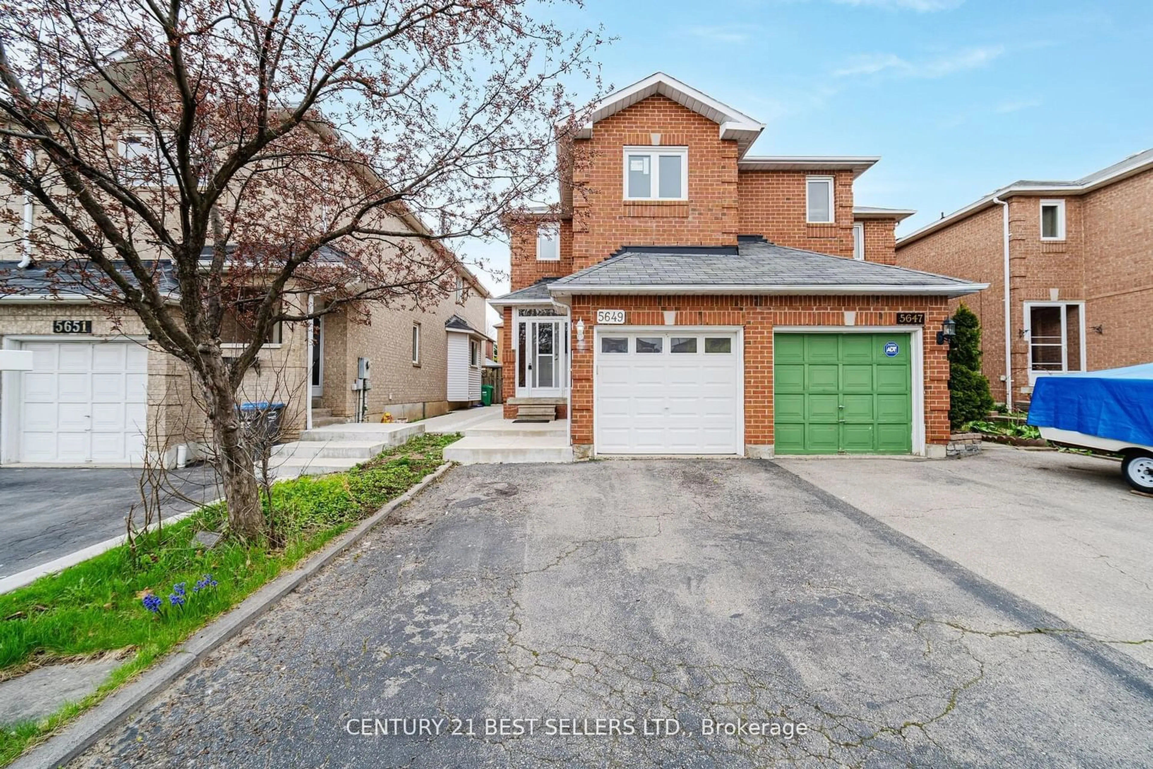 Frontside or backside of a home for 5649 Cortina Cres, Mississauga Ontario L4Z 3R4