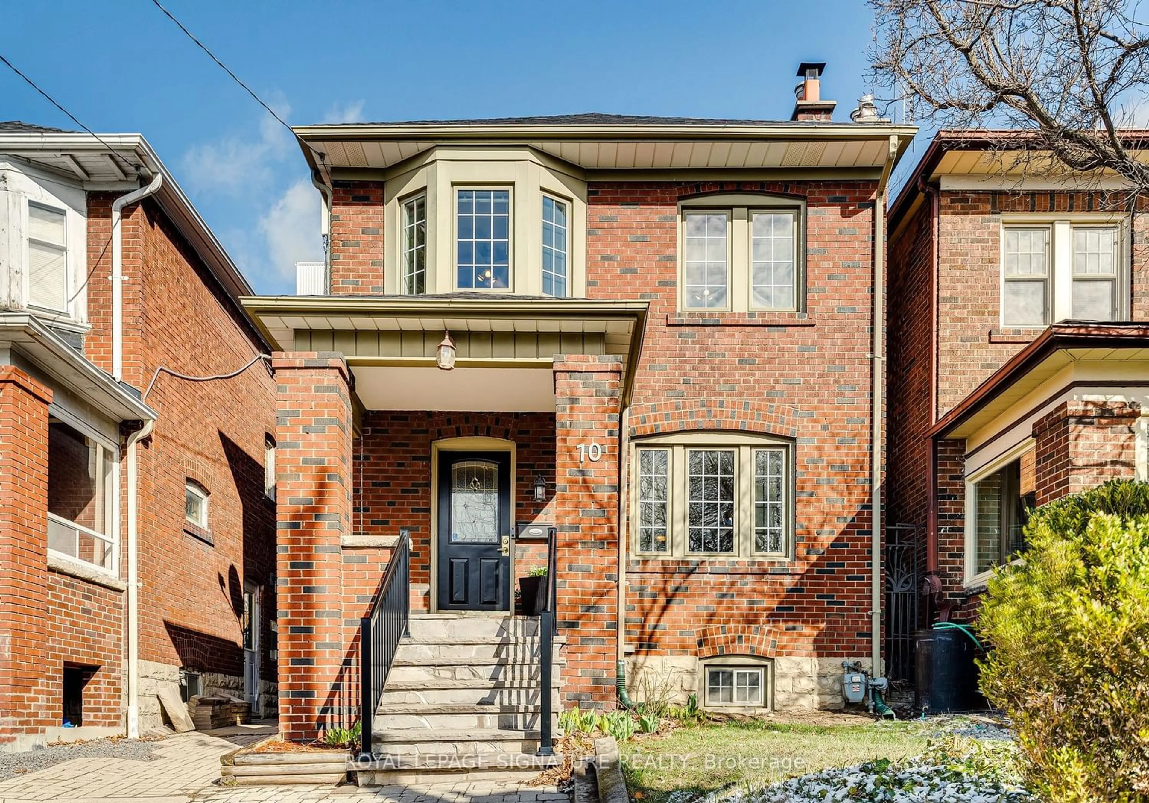 Home with brick exterior material for 10 Larkin Ave, Toronto Ontario M6S 1L8