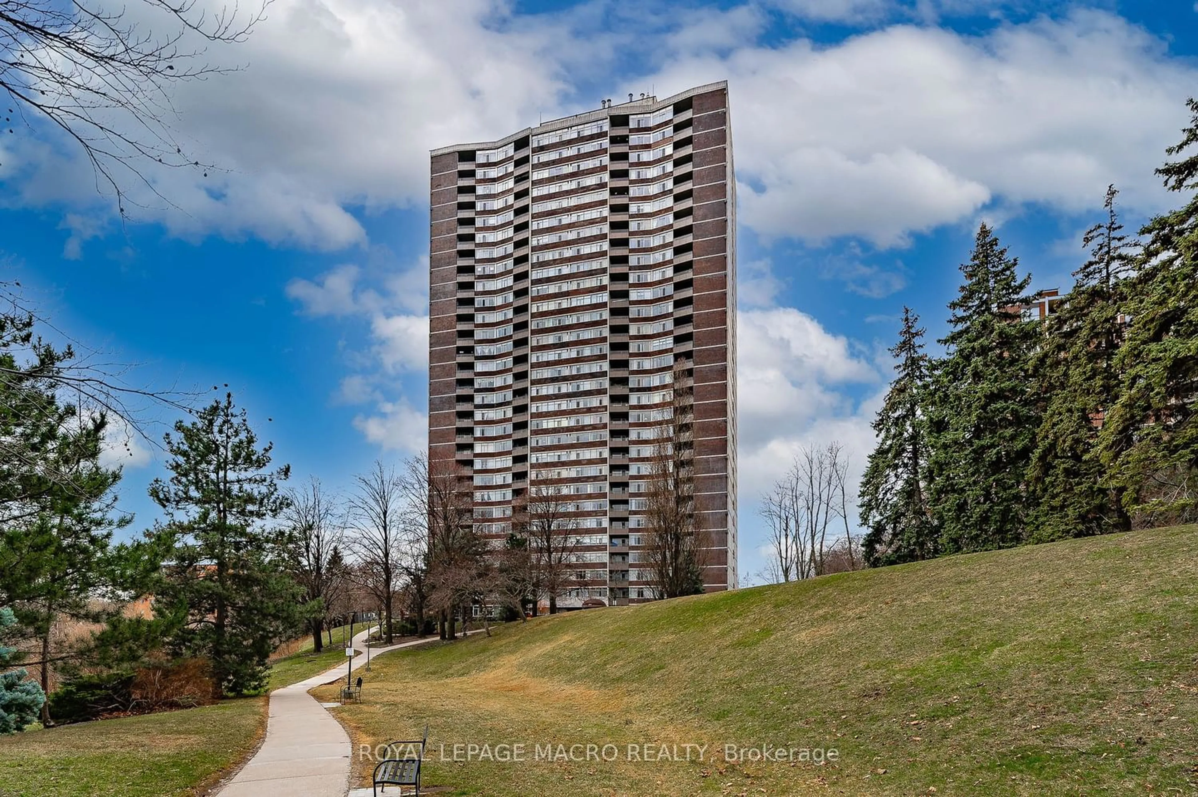 A pic from exterior of the house or condo for 3100 Kirwin Ave #2102, Mississauga Ontario L5A 3S6