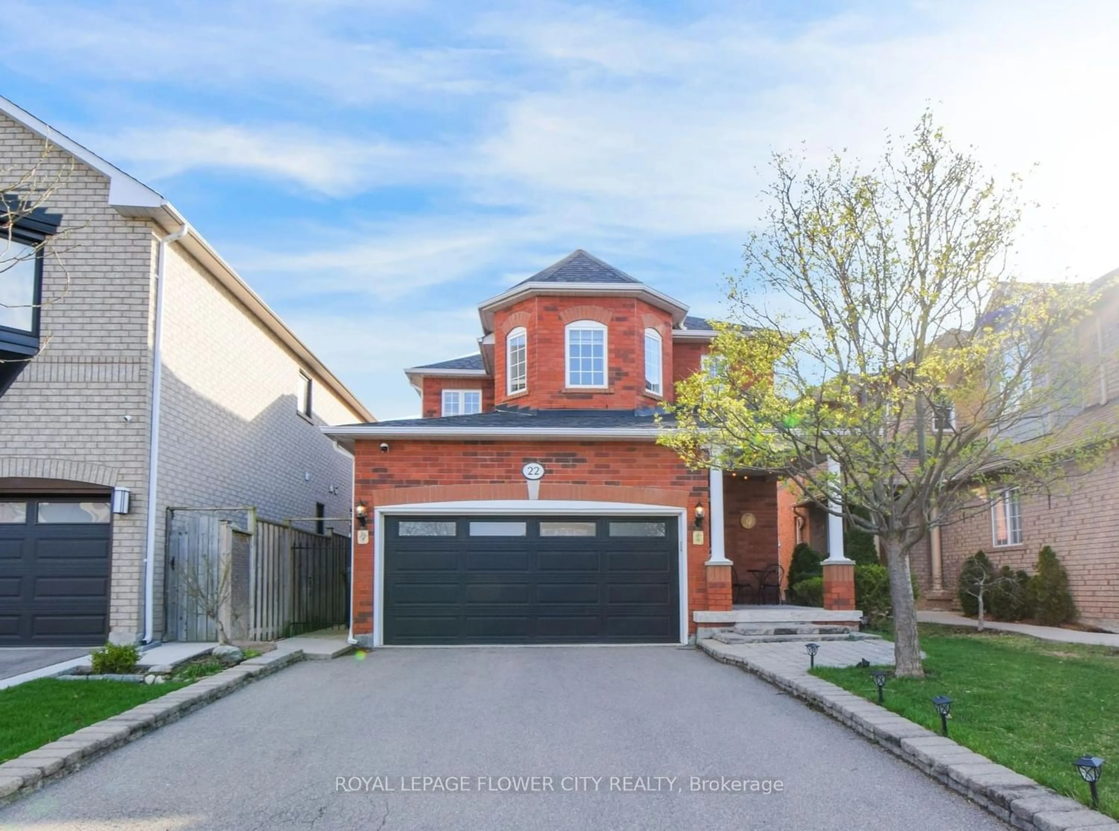 Frontside or backside of a home for 22 Humberside Ave, Brampton Ontario L7A 1L4