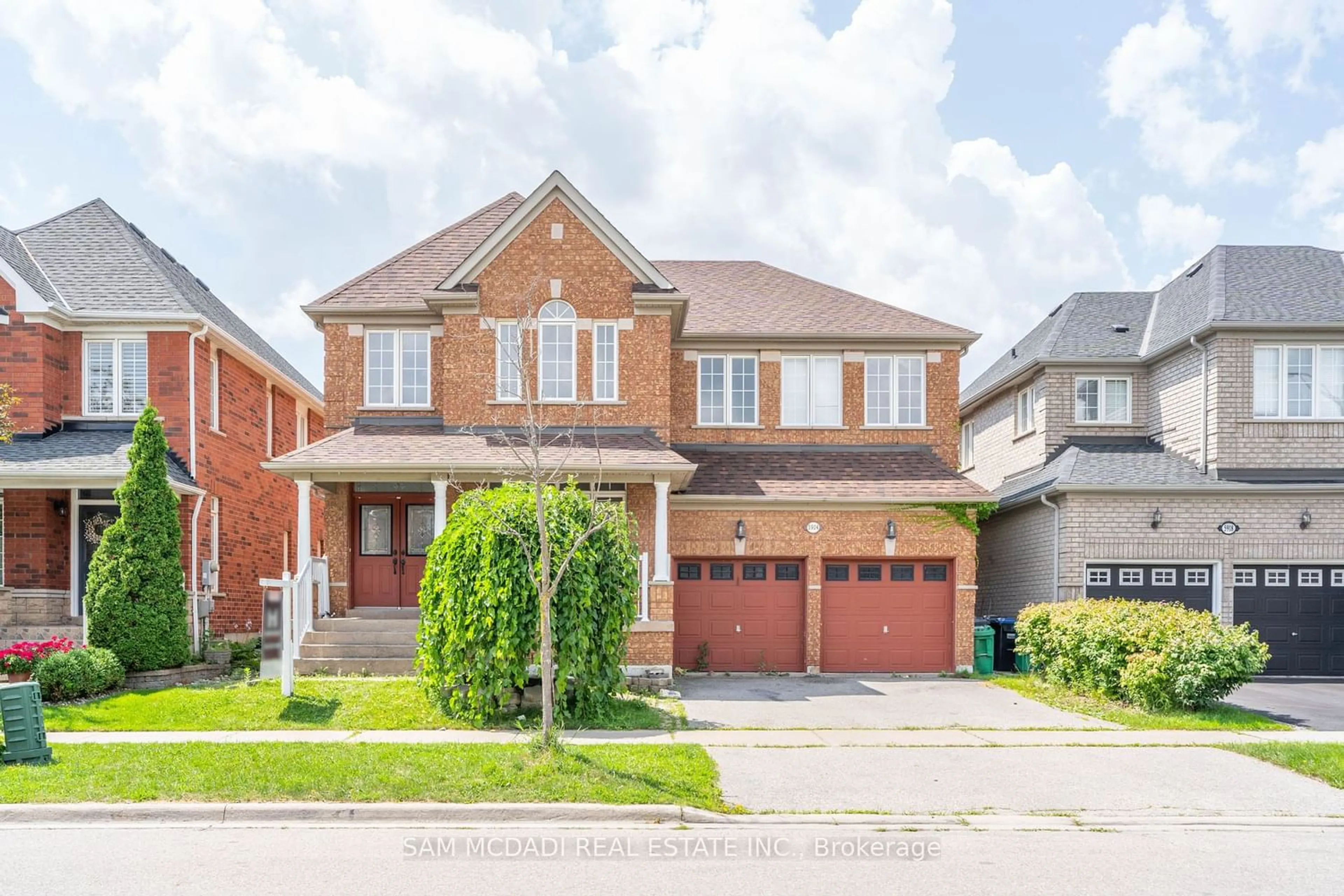 Home with brick exterior material for 5914 Long Valley Rd, Mississauga Ontario L5M 6J6