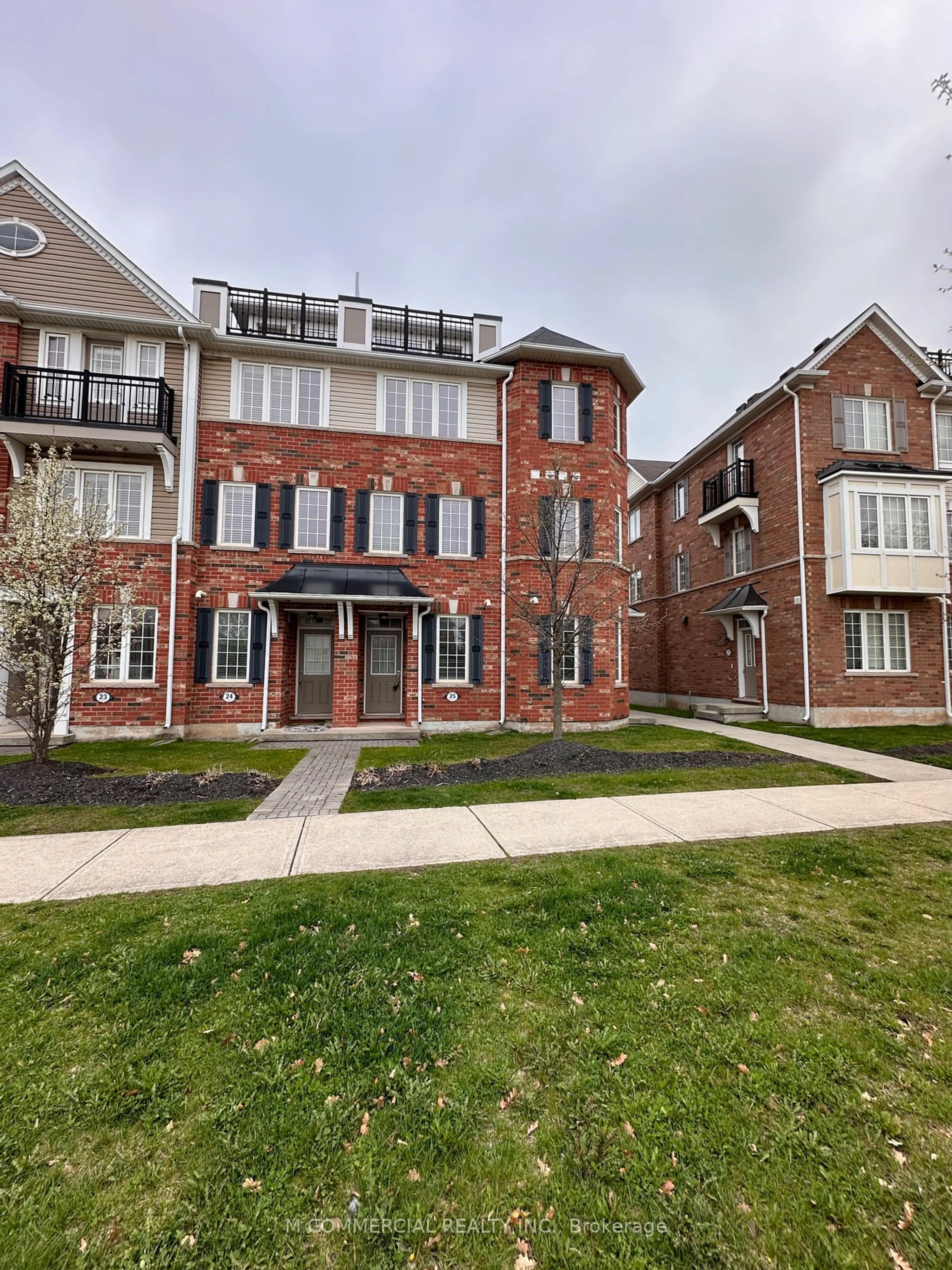 A pic from exterior of the house or condo for 2614 Dashwood Dr #25, Oakville Ontario L6M 0K5