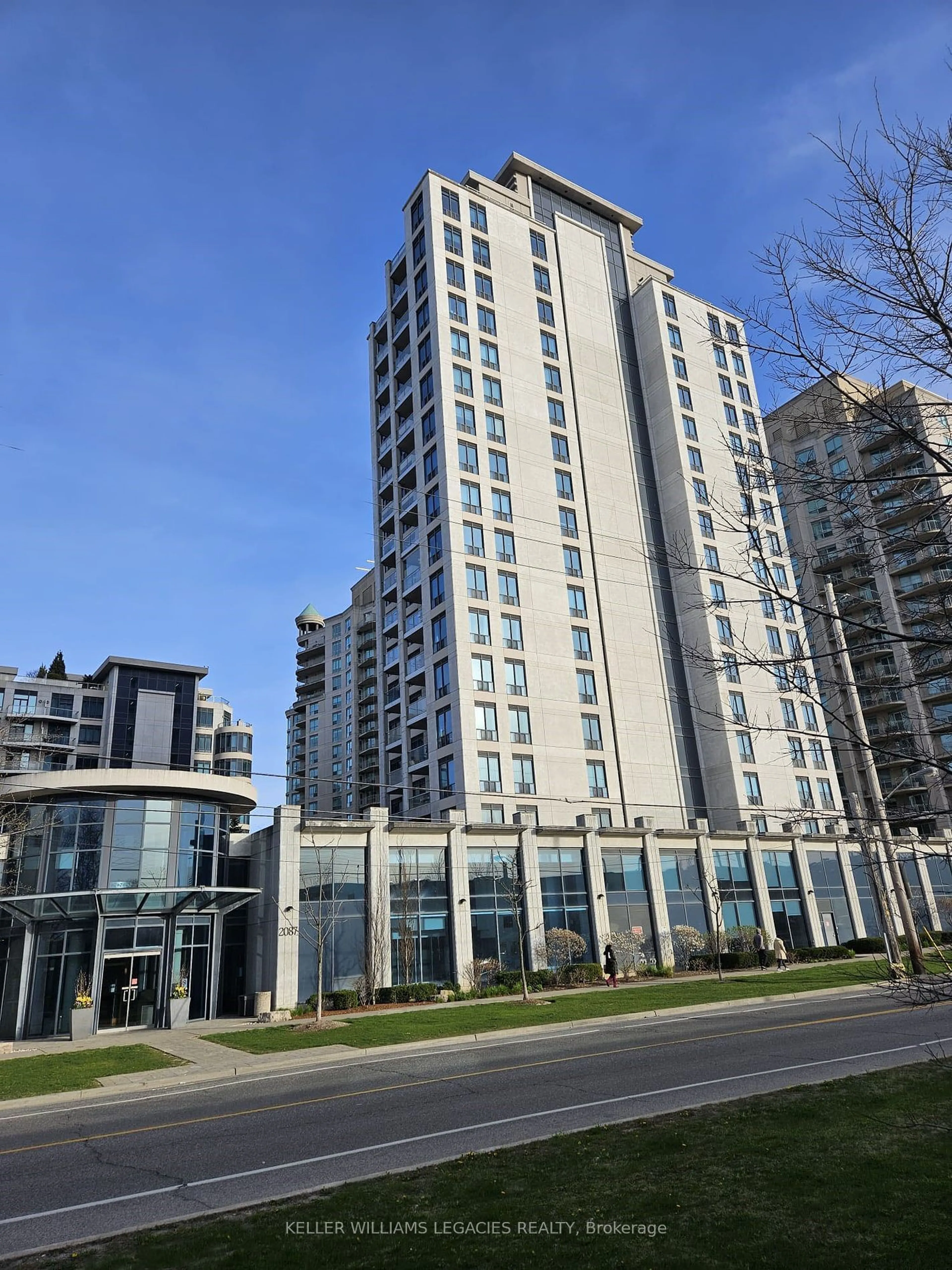 A pic from exterior of the house or condo for 2087 Lake Shore Blvd #1001, Toronto Ontario M8V 4G3