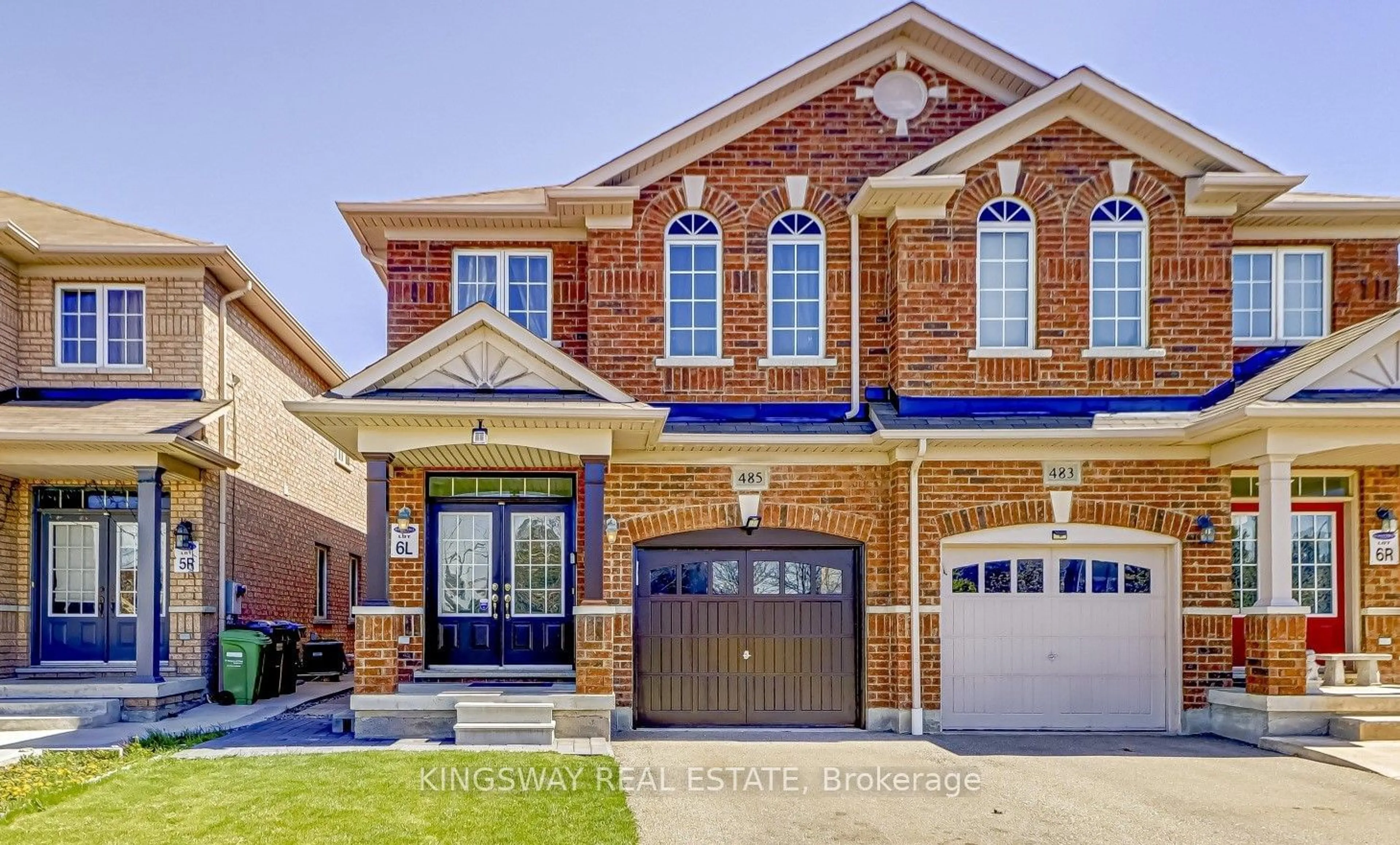 Home with brick exterior material for 485 Meadowridge Crt, Mississauga Ontario L5W 0E8