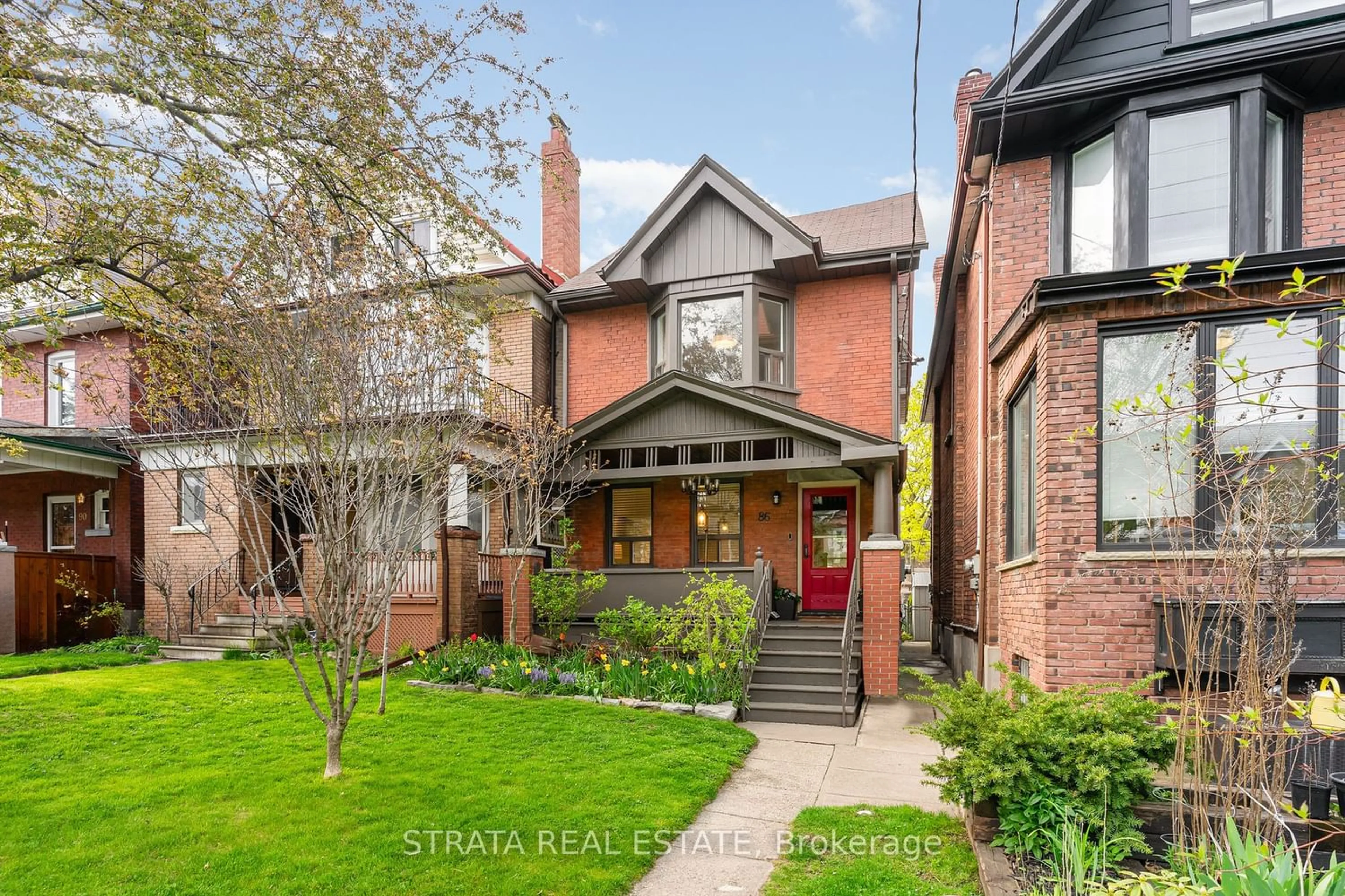 Home with brick exterior material for 86 Geoffrey St, Toronto Ontario M6R 1P3