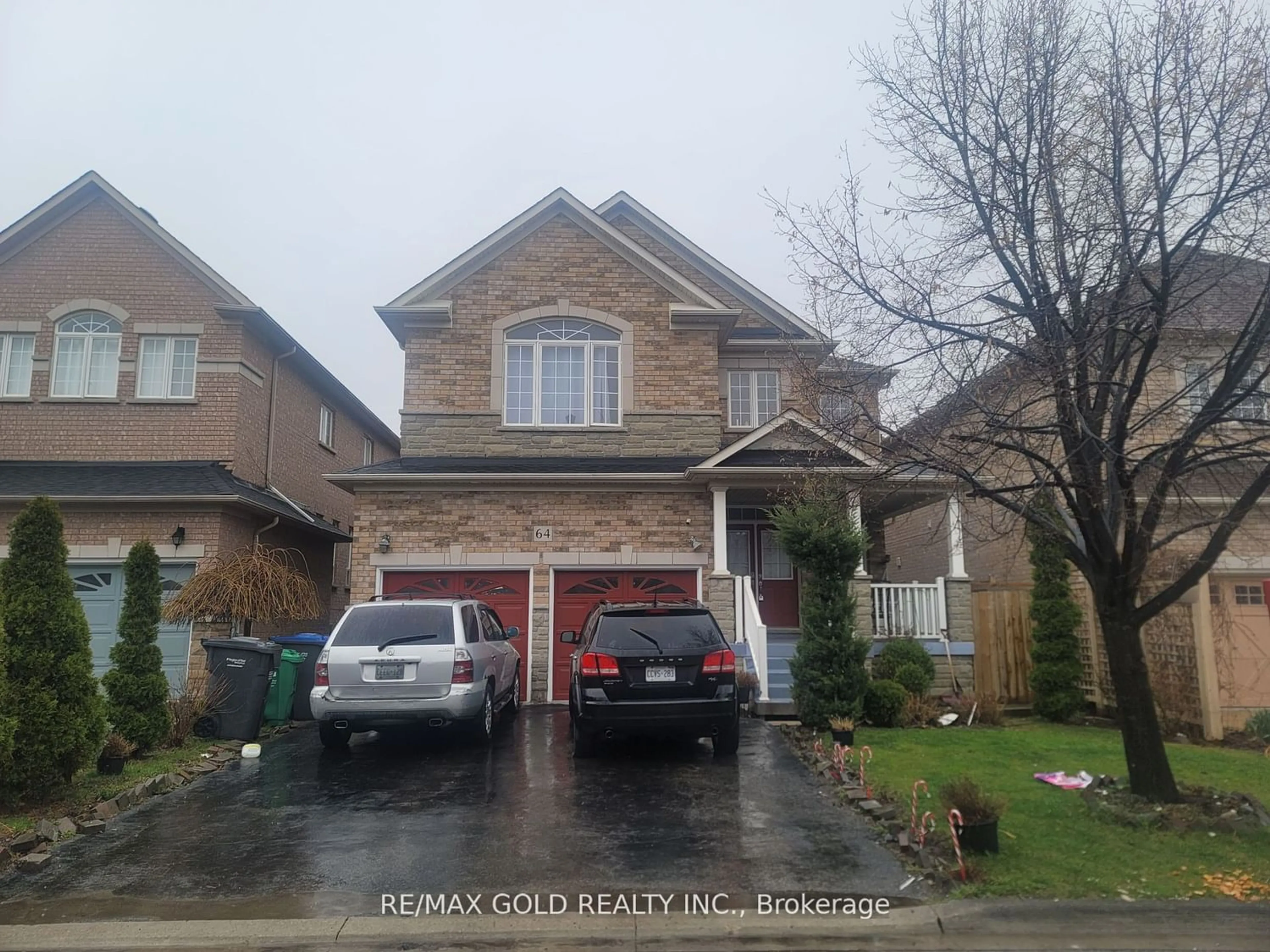 Frontside or backside of a home for 64 Prue Crt, Brampton Ontario L6P 1P8