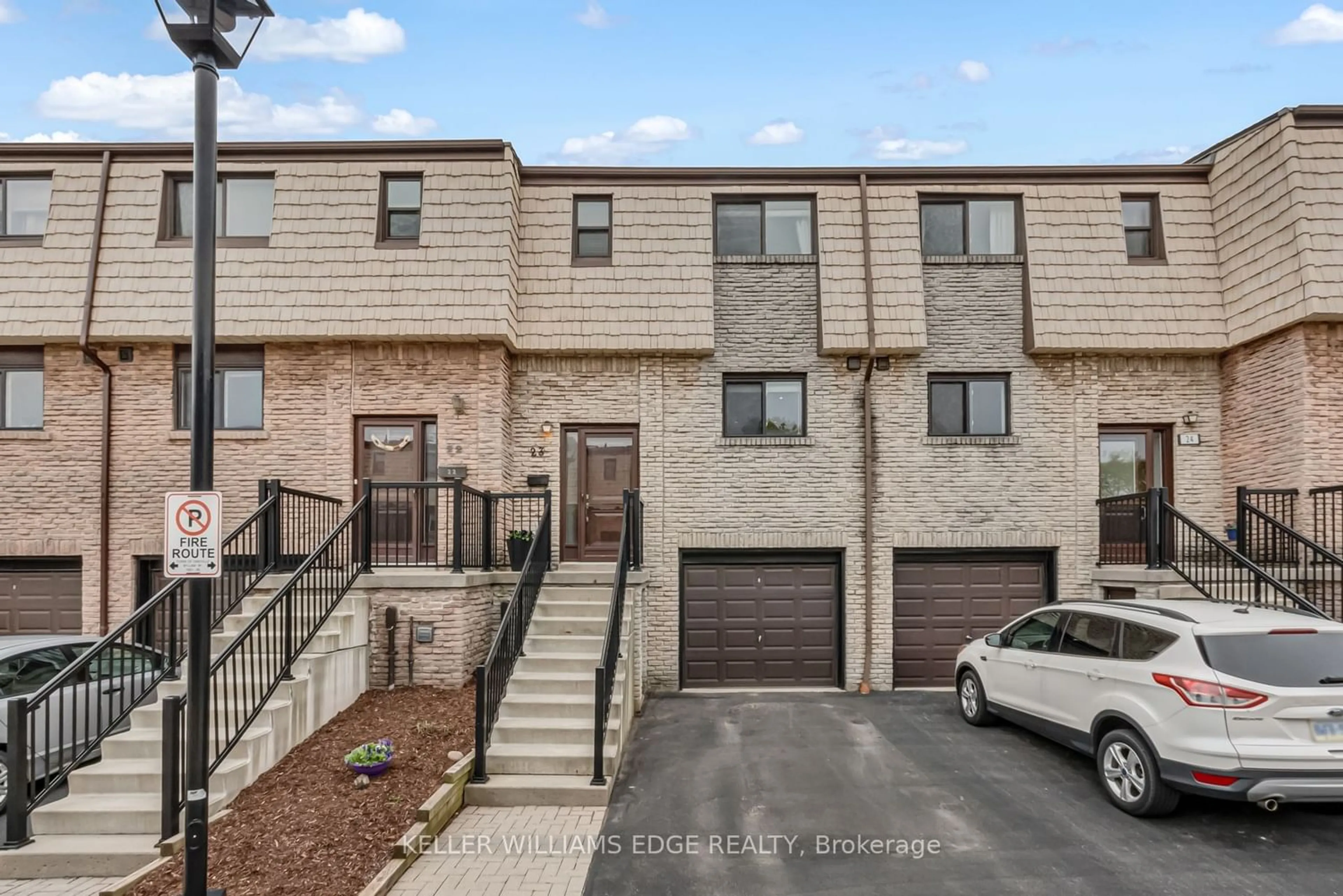 A pic from exterior of the house or condo for 1520 Sixth Line #23, Oakville Ontario L6H 2P2