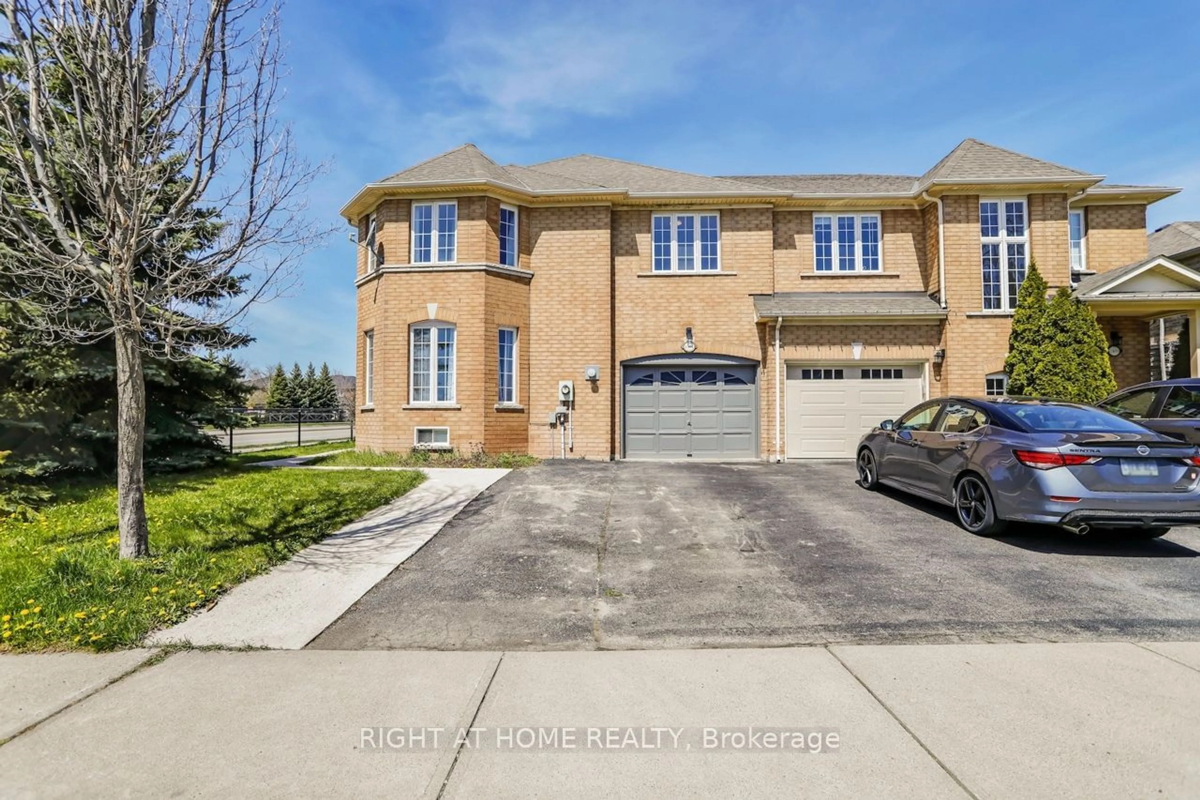 A pic from exterior of the house or condo for 1501 Warbler Rd, Oakville Ontario L6M 4B1
