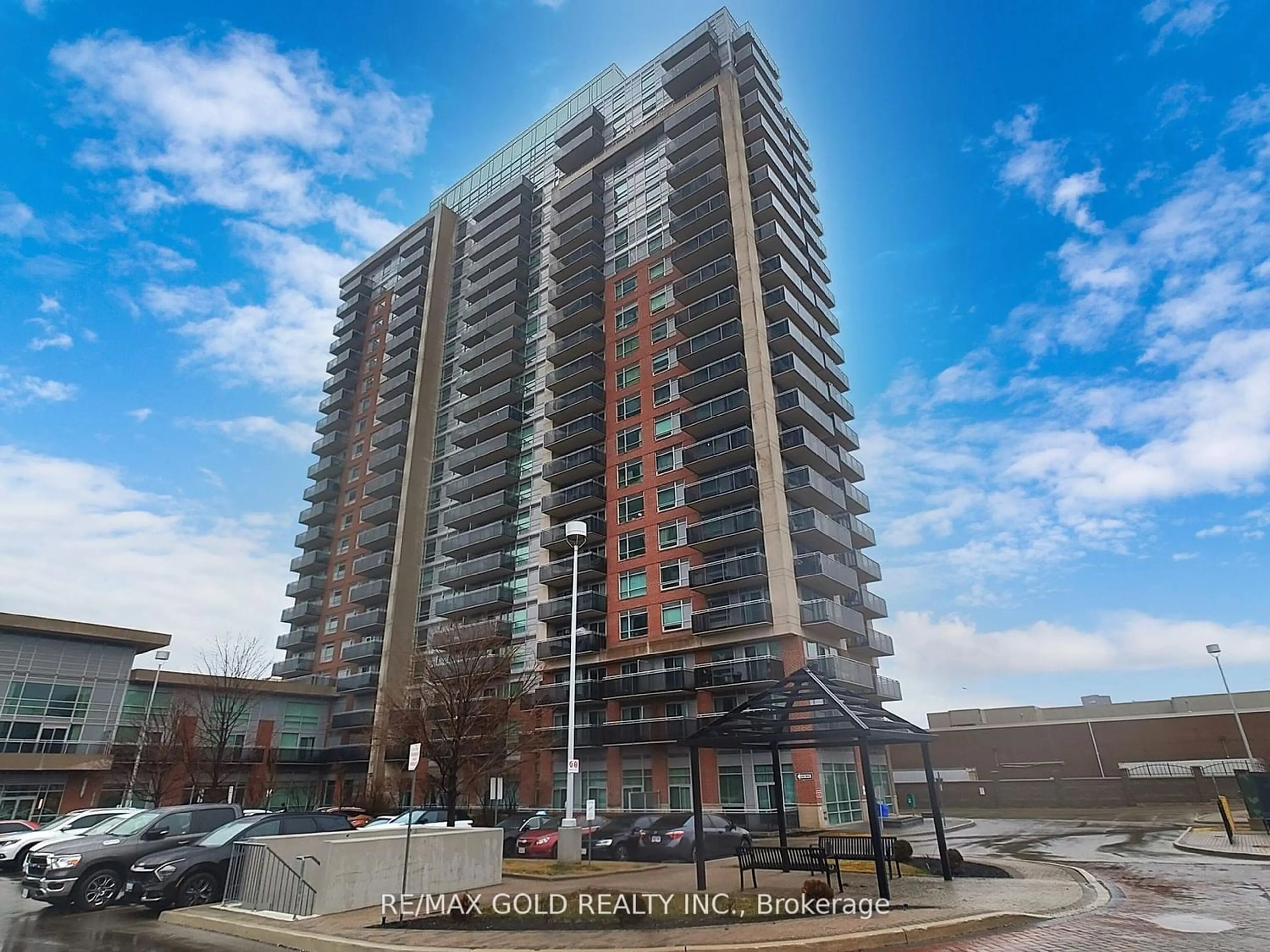 A pic from exterior of the house or condo for 215 Queen St #1007, Brampton Ontario L6W 0A9