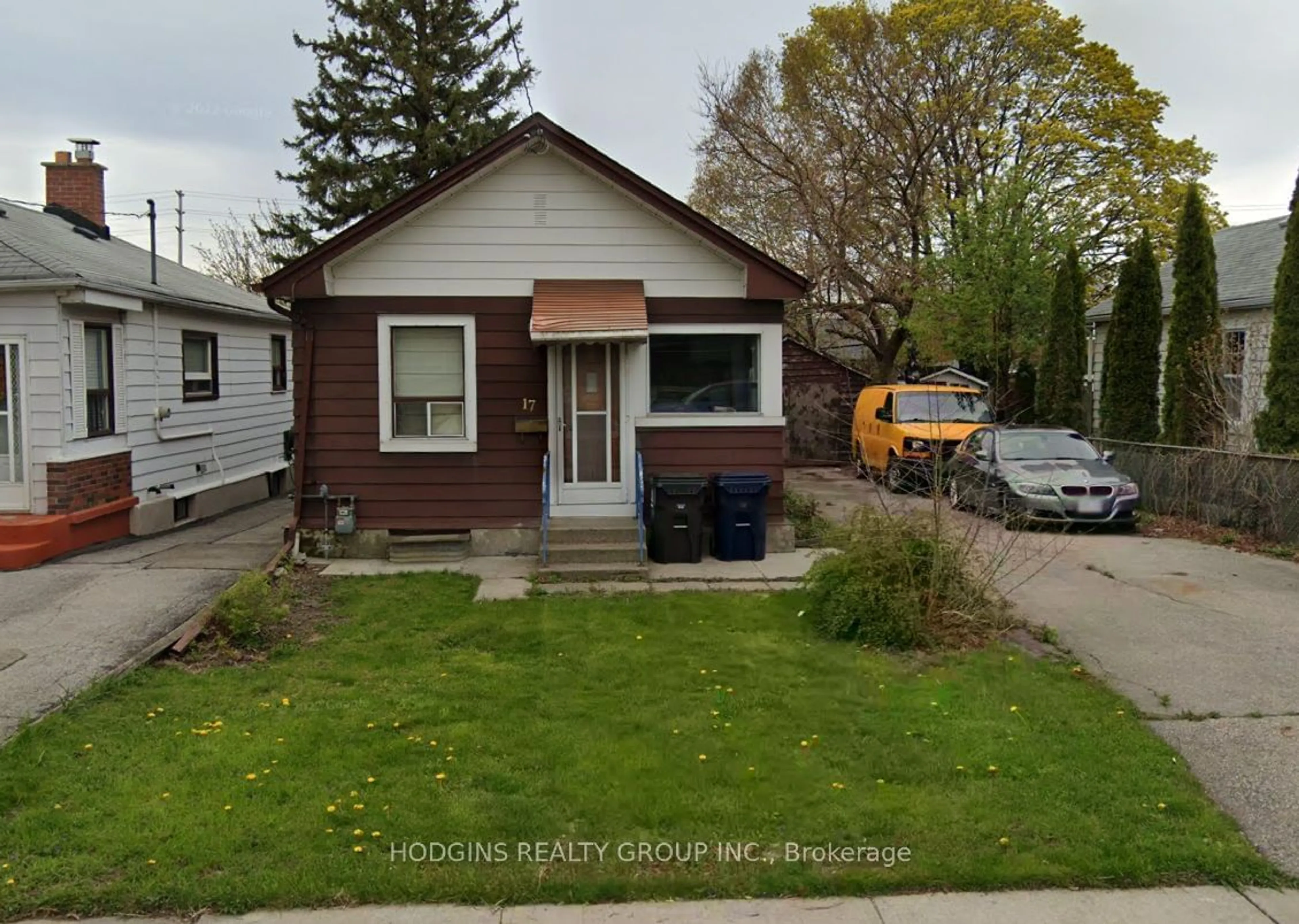 Frontside or backside of a home for 17 Alden Ave, Toronto Ontario M8Z 1C4