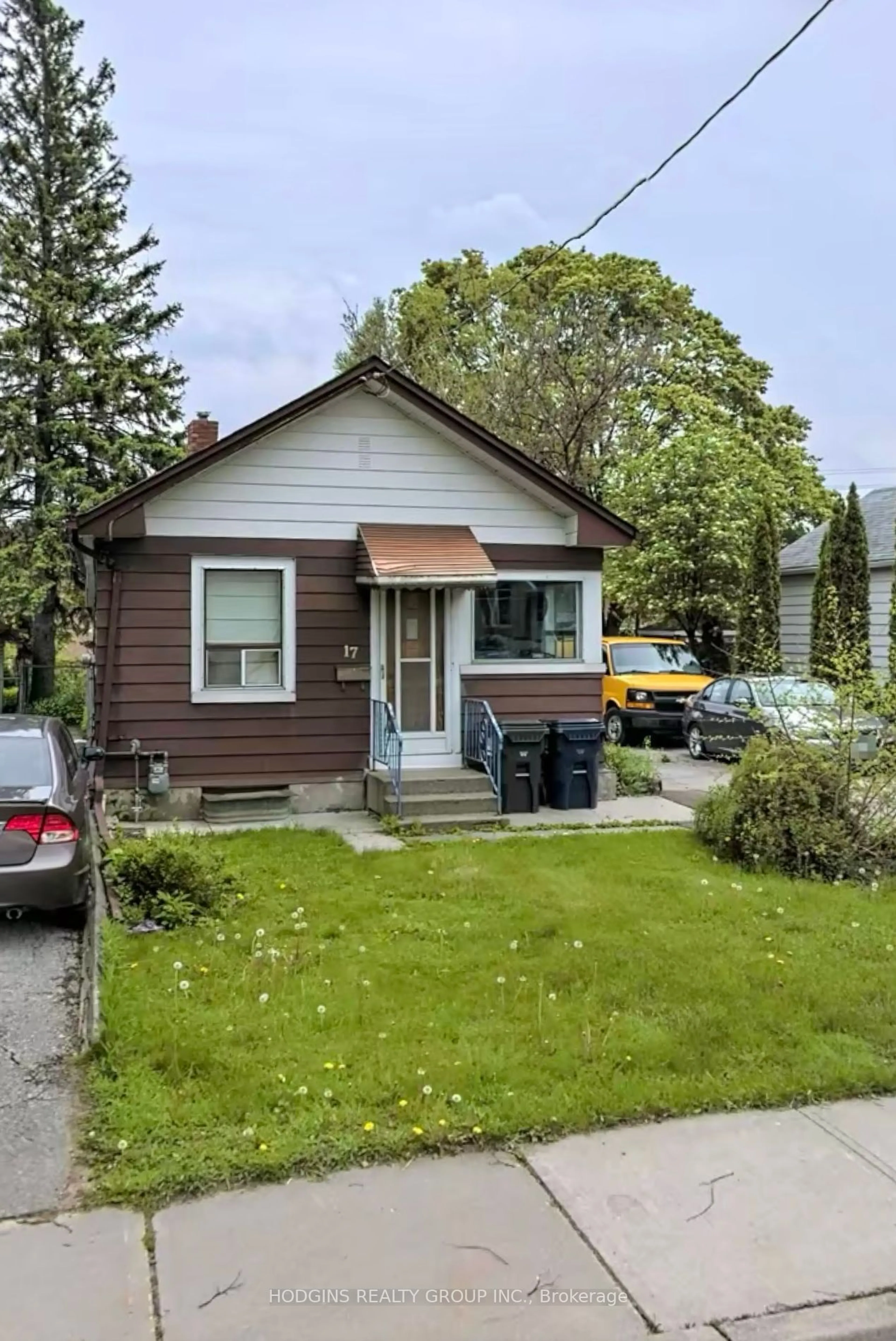Frontside or backside of a home for 17 Alden Ave, Toronto Ontario M8Z 1C4