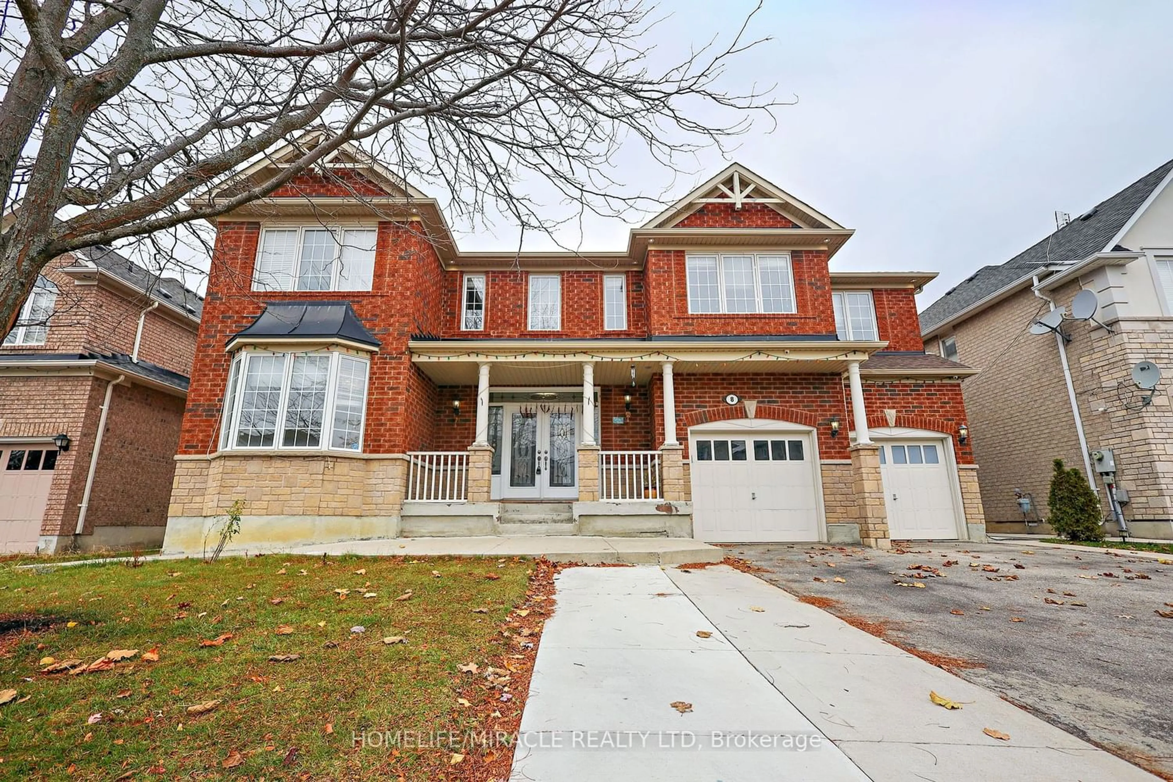 Home with brick exterior material for 8 Nelly Crt, Brampton Ontario L6P 2G5