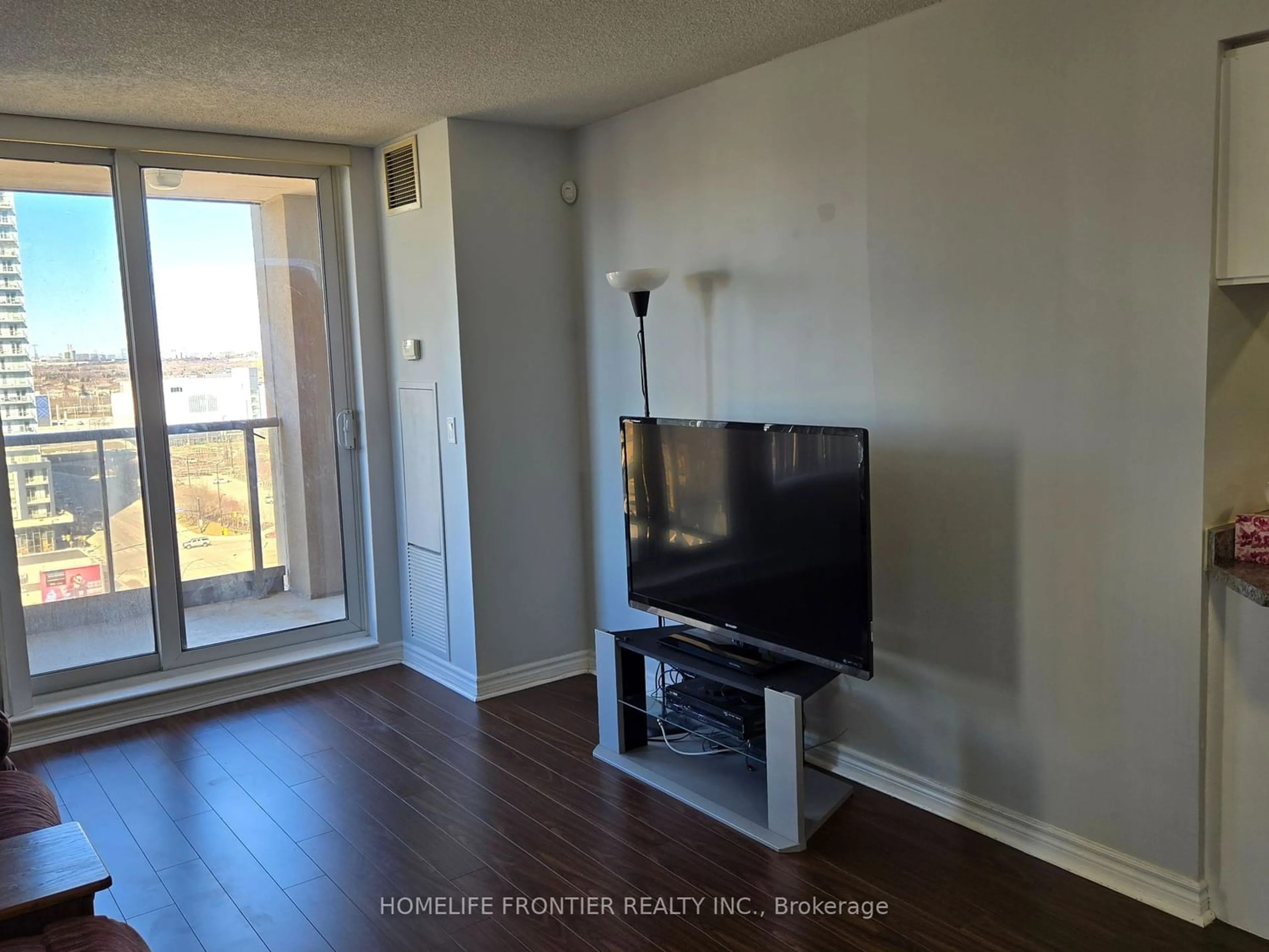 A pic of a room for 4090 Living Arts Dr #1505, Mississauga Ontario L5B 4M8