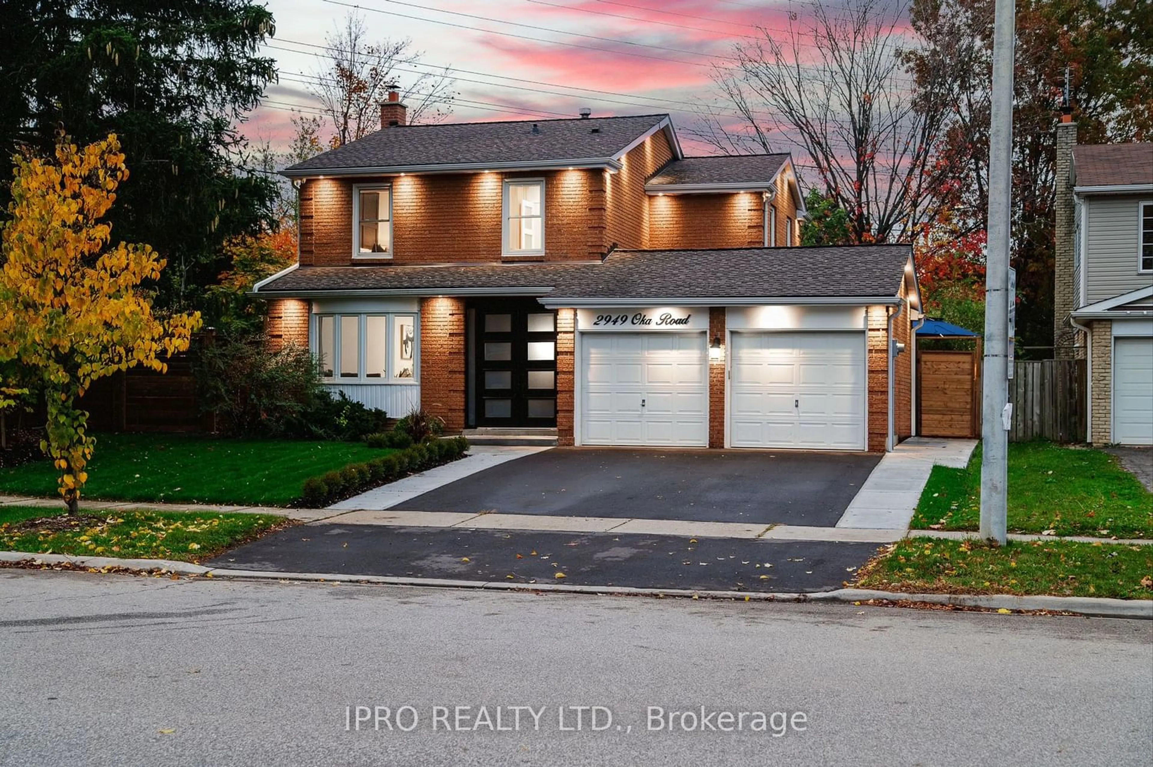 Home with brick exterior material for 2949 Oka Rd, Mississauga Ontario L5N 1W8