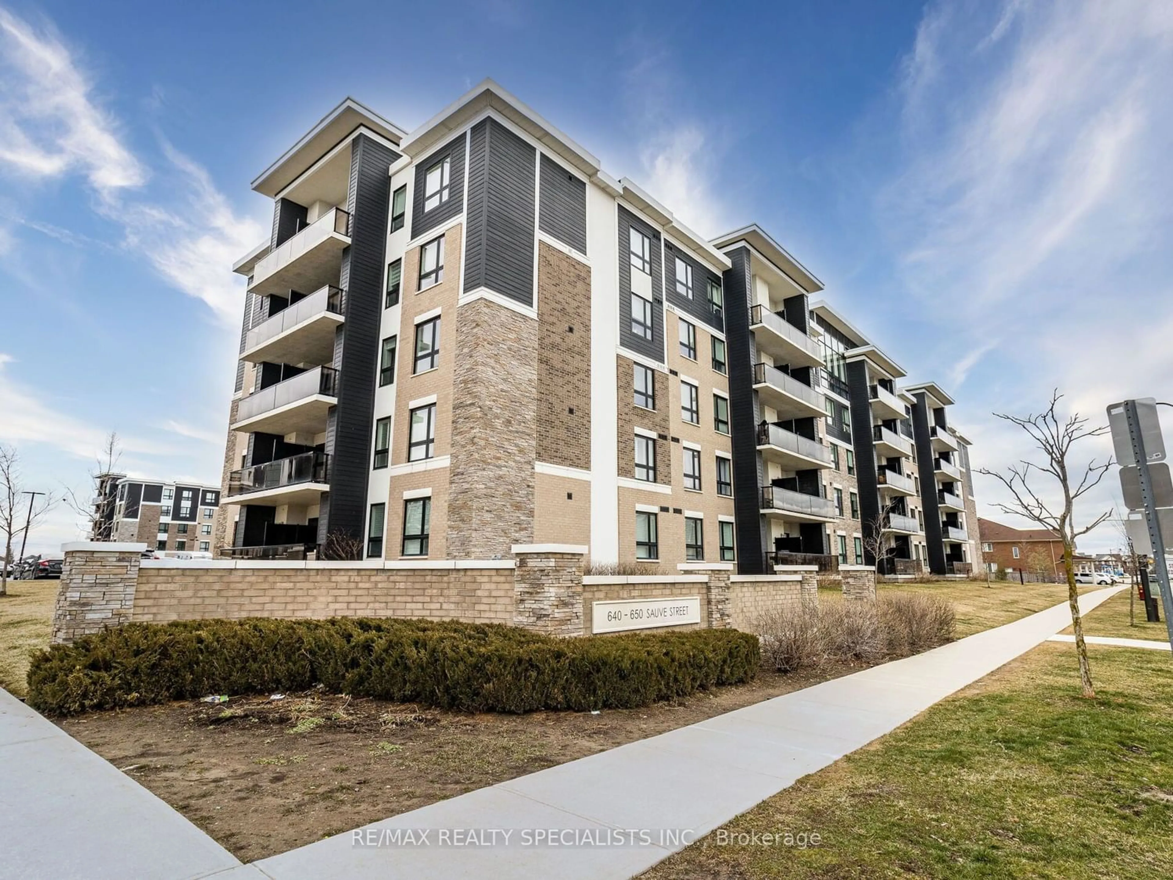 A pic from exterior of the house or condo for 650 Sauve St #311, Milton Ontario L9T 8M4
