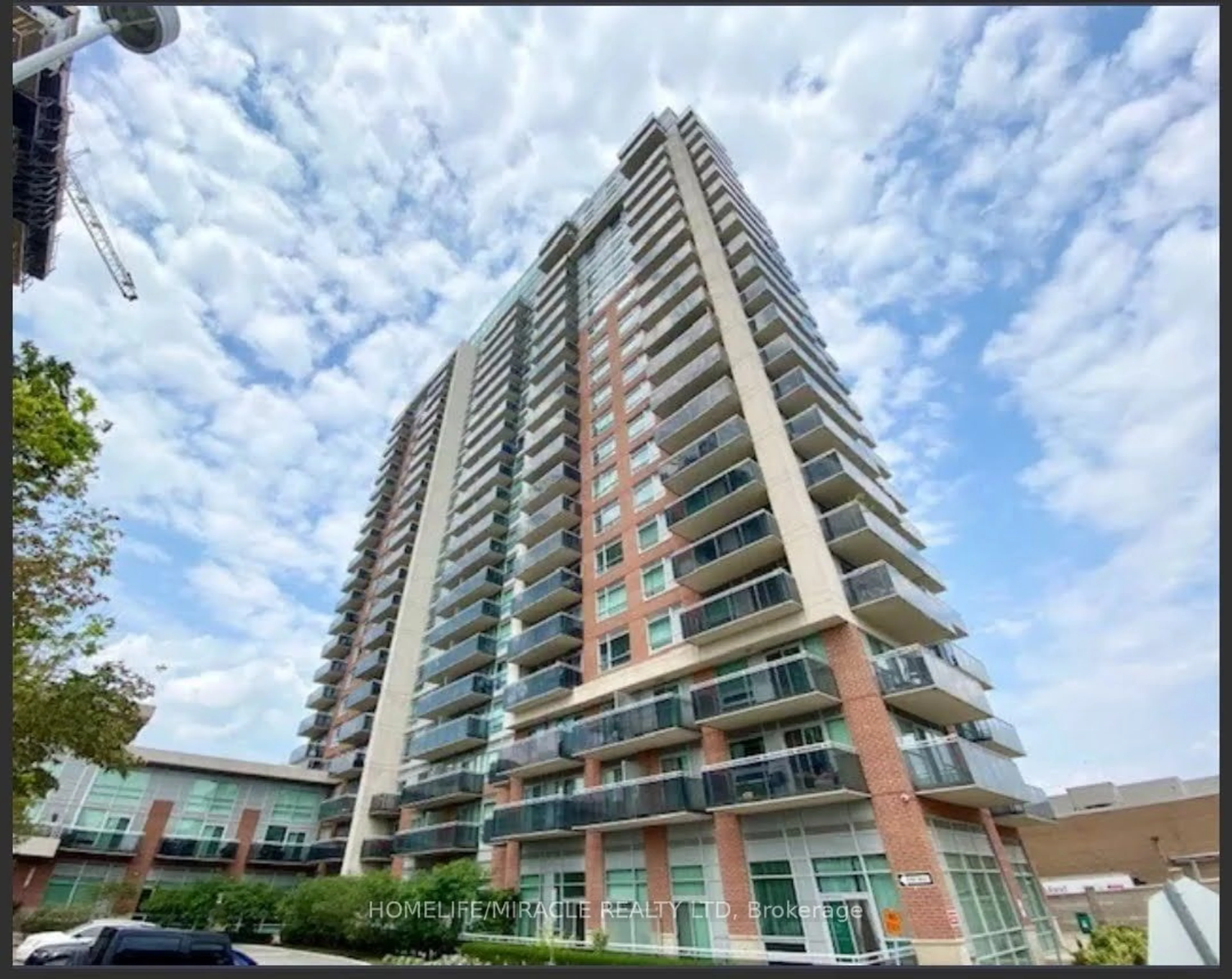 A pic from exterior of the house or condo for 215 Queen St #202, Brampton Ontario L6W 0A9