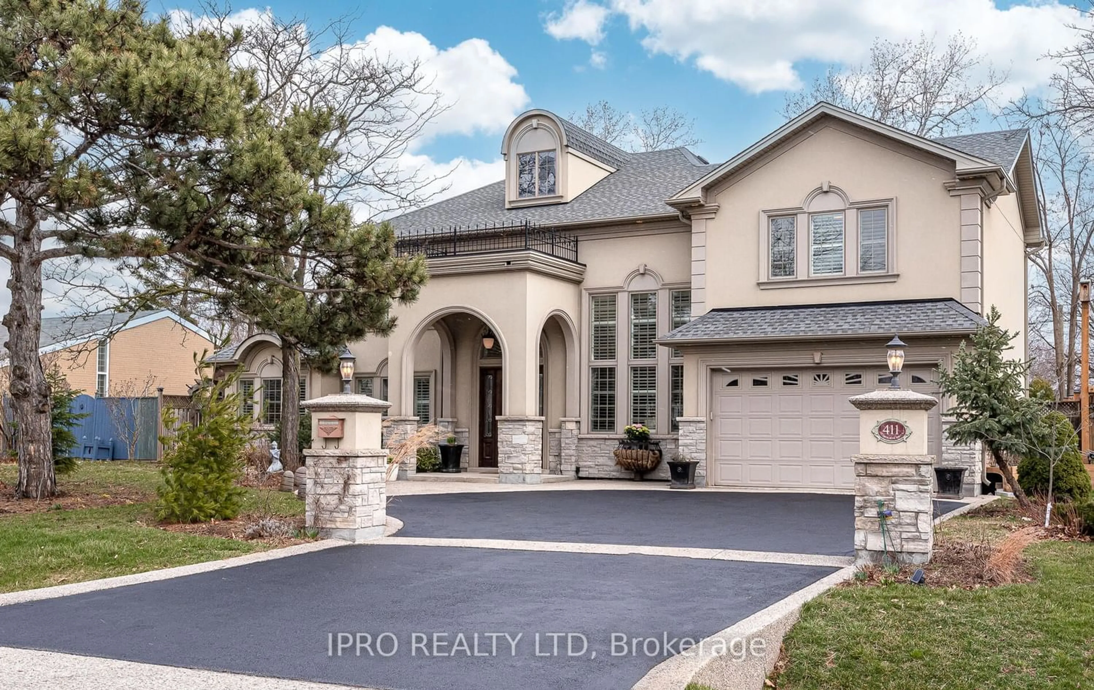 Home with brick exterior material for 411 Seabourne Dr, Oakville Ontario L6L 4E9