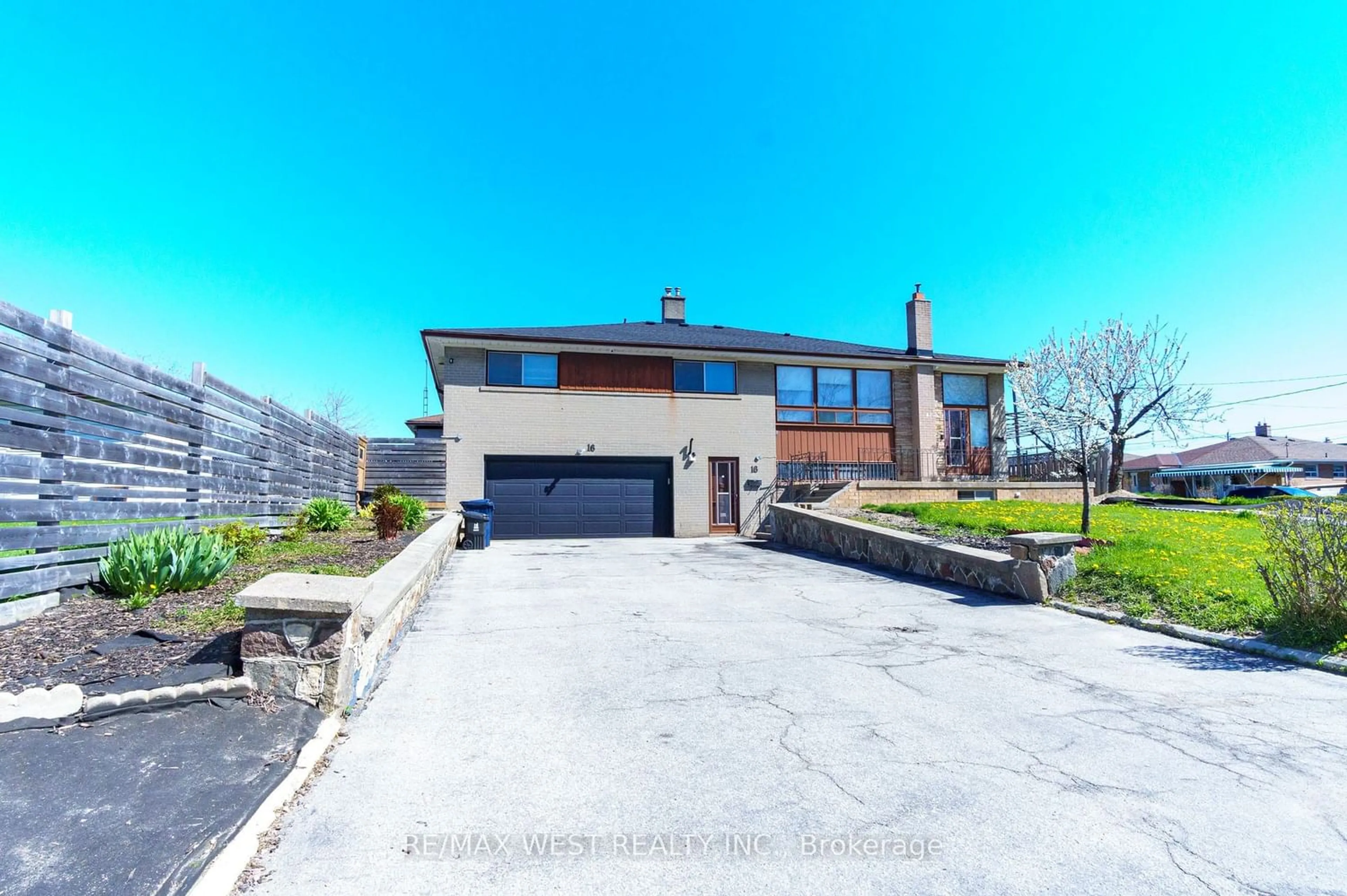 Frontside or backside of a home for 16 Thwaite Ave, Toronto Ontario M3L 2C7