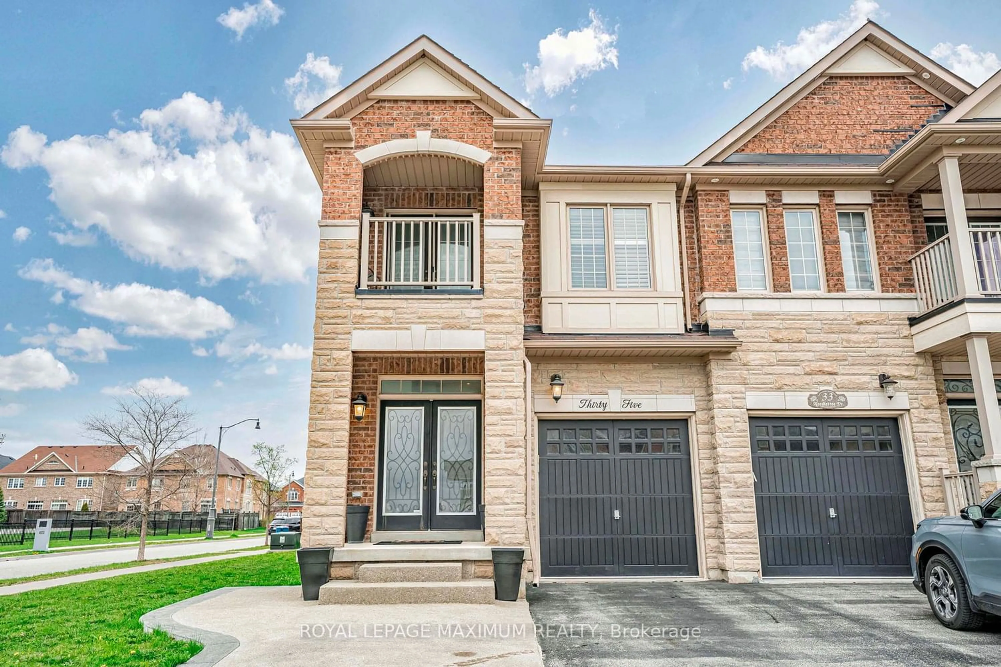 Home with brick exterior material for 35 Needletree Dr, Brampton Ontario L6P 3N7