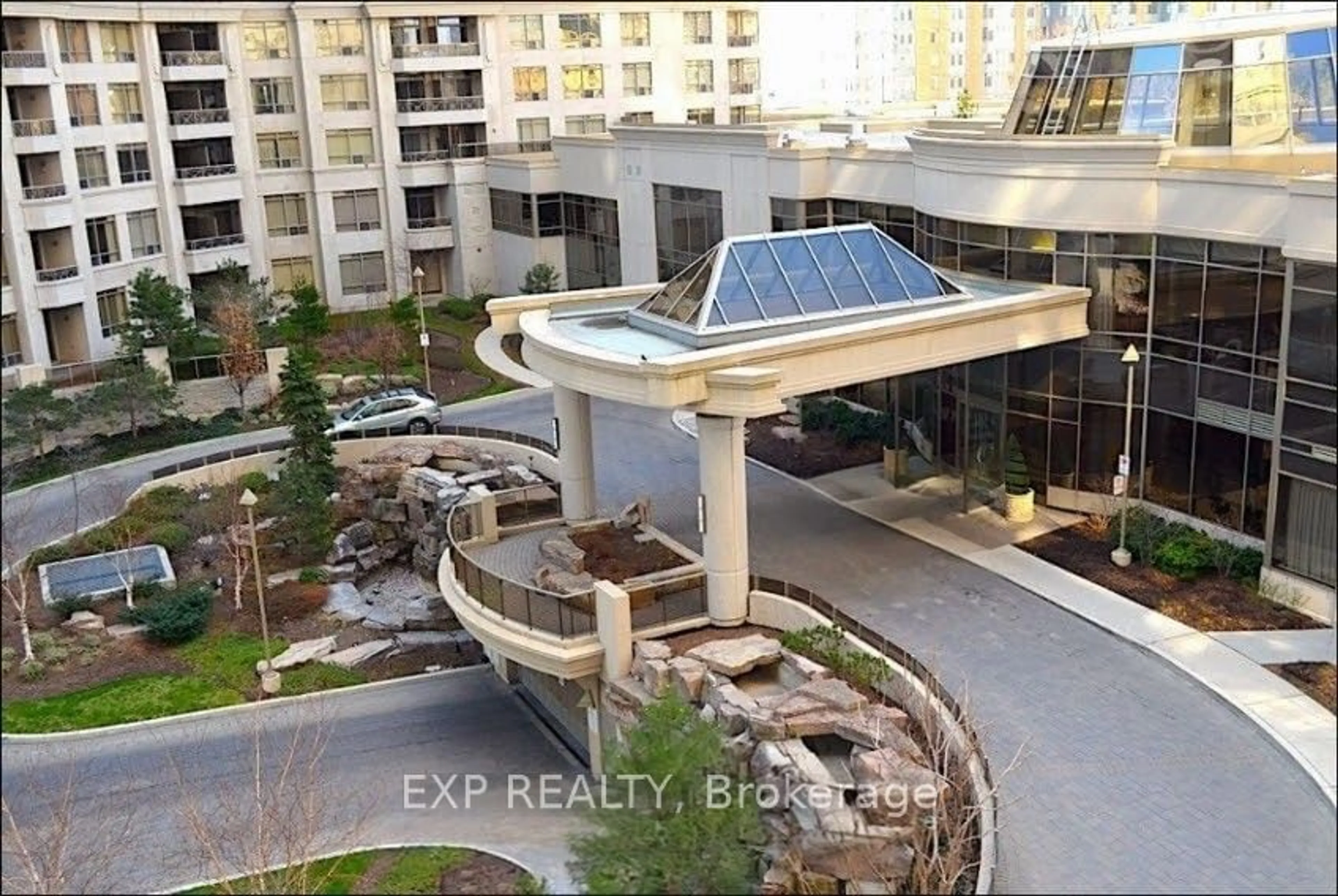 A pic from exterior of the house or condo for 3888 Duke Of York Blvd #2530, Mississauga Ontario L5B 4P5