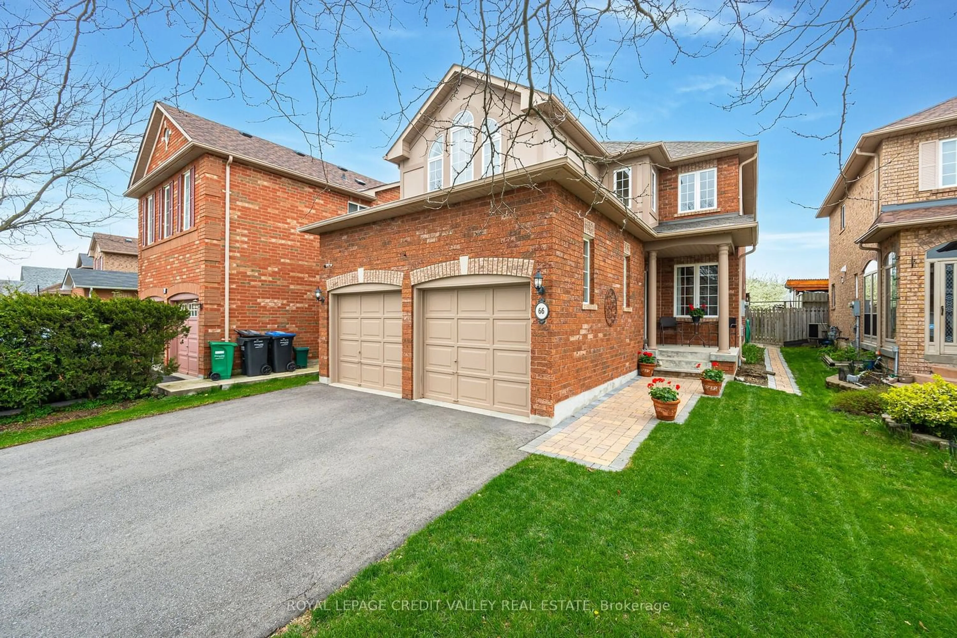 Home with brick exterior material for 66 Twin Willow Cres, Brampton Ontario L7A 1K2